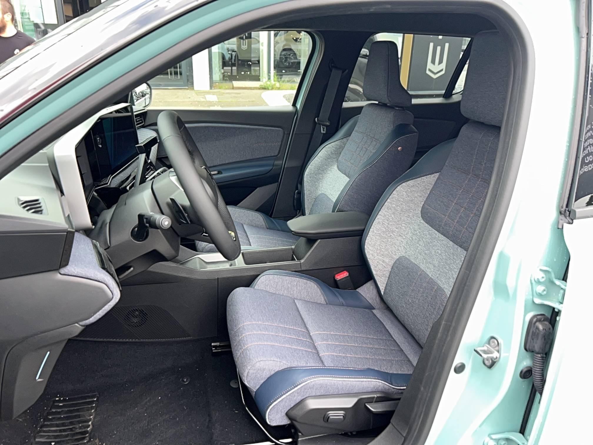 Vente en ligne Renault R4 E-Tech  150 ch autonomie confort au prix de 36 990 €