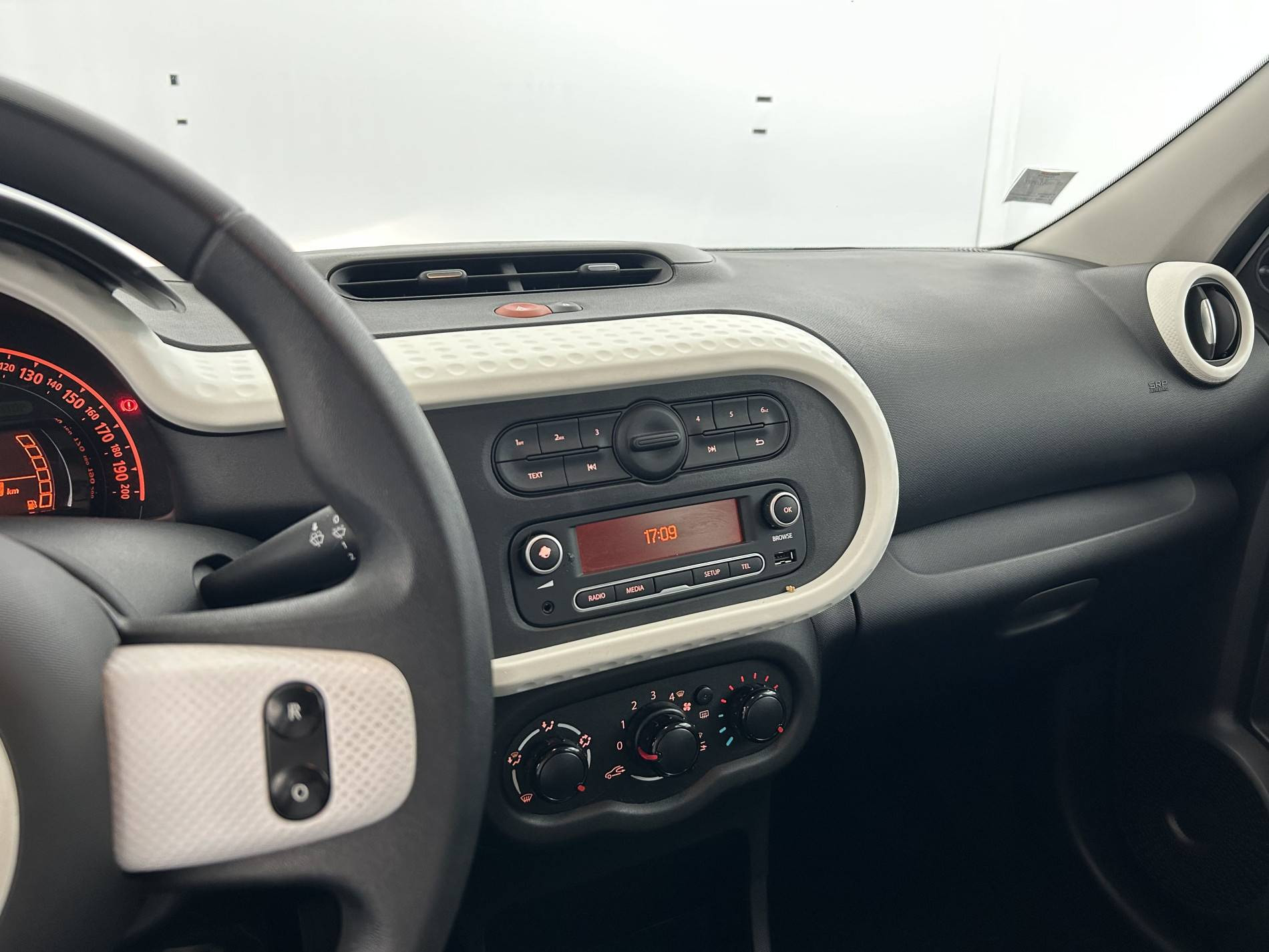 Vente en ligne Renault Twingo 3  SCe 65 - 20 au prix de 9 490 €