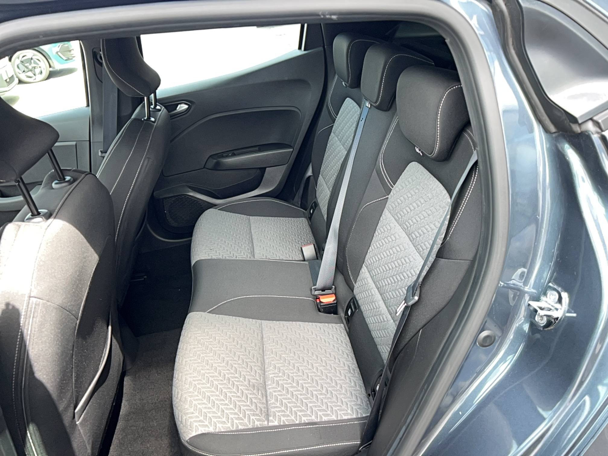 Vente en ligne Renault Clio 5 Clio TCe 90 - 21N au prix de 13 490 €