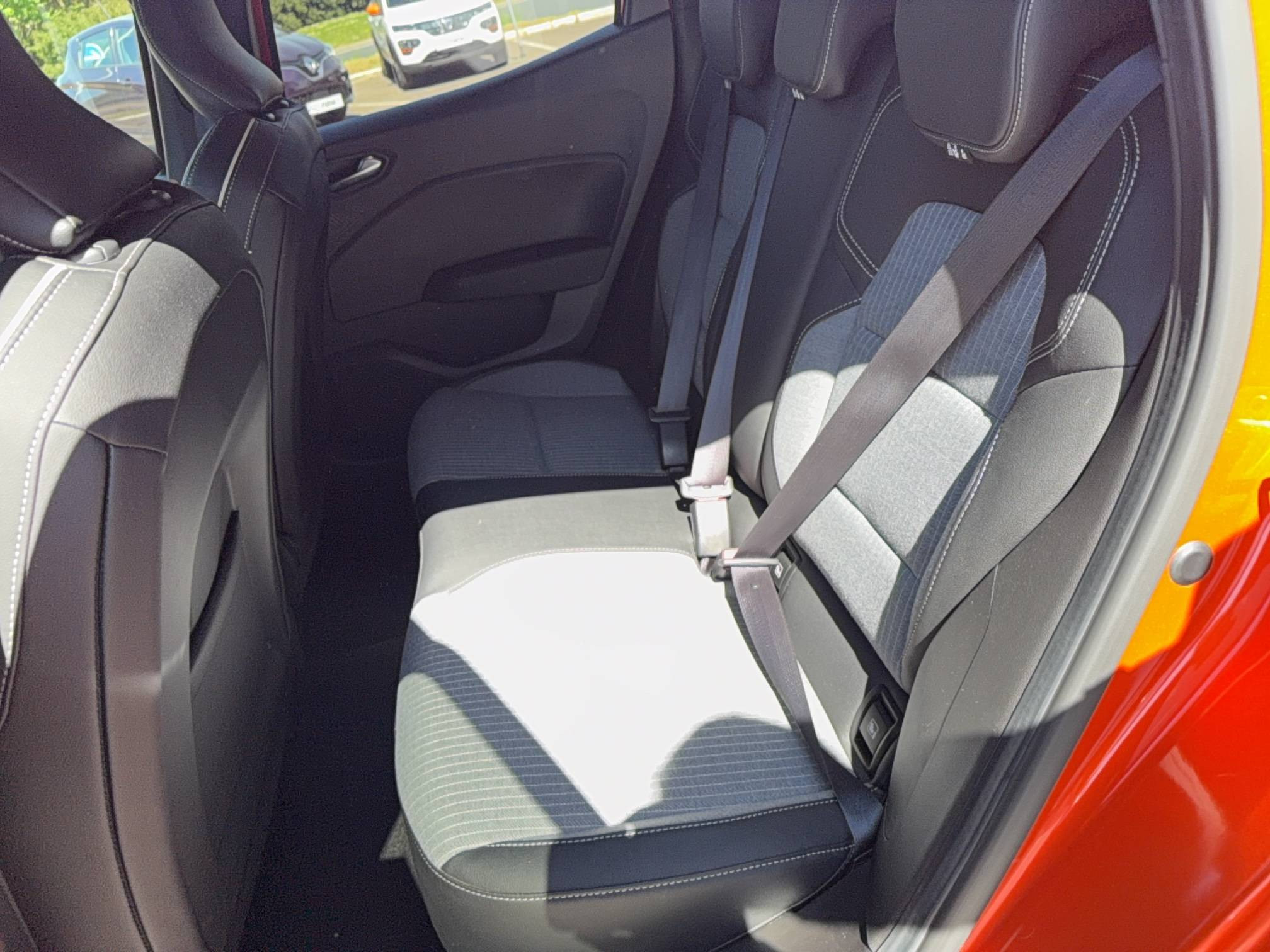 Vente en ligne Renault Clio 5 Clio TCe 90 au prix de 15 990 €