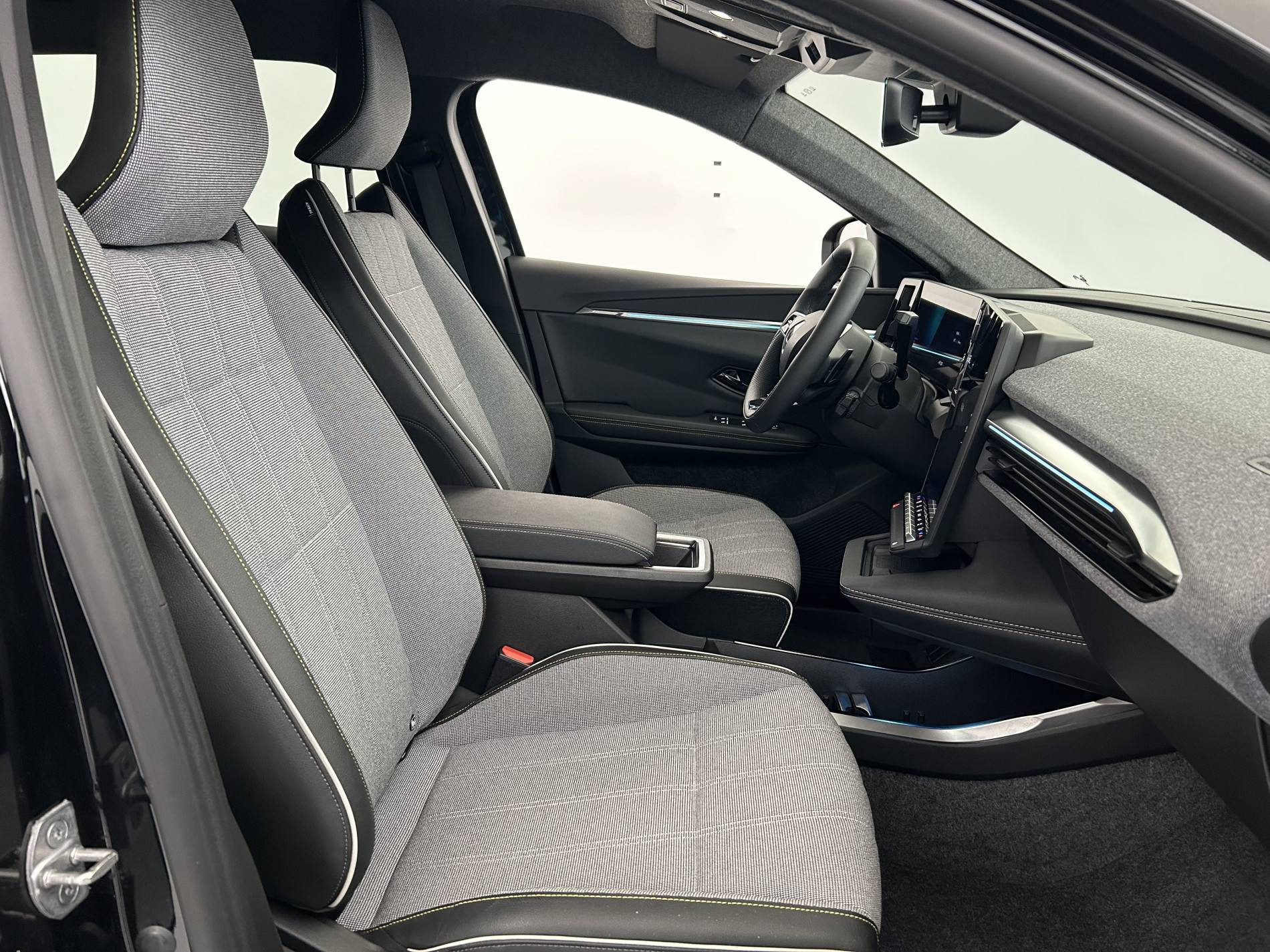 Vente en ligne Renault Scenic E-Tech Scenic E-Tech électrique 220 ch grande autonomie au prix de 37 670 €