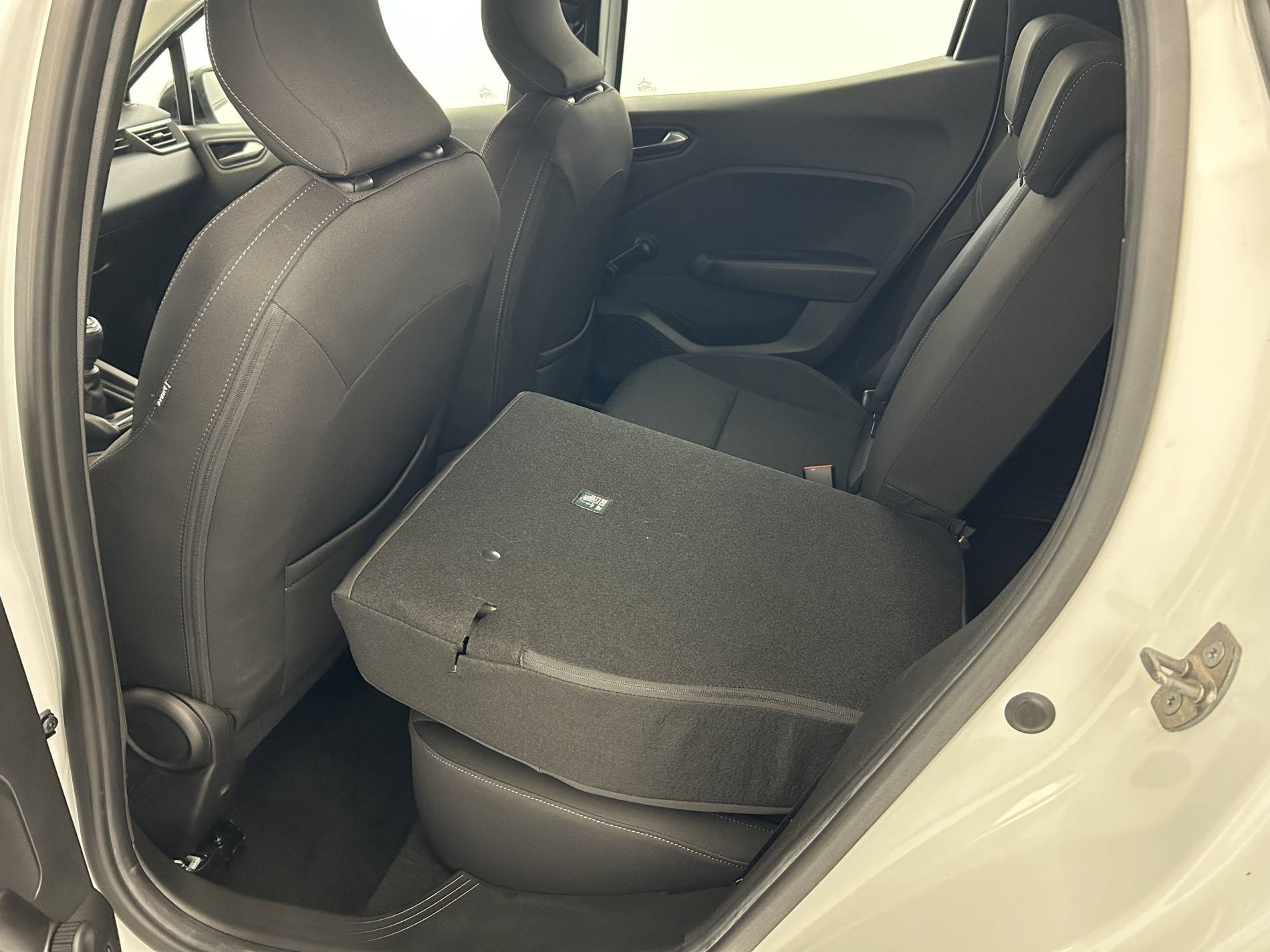 Vente en ligne Renault Clio 5 Clio TCe 90 au prix de 14 690 €