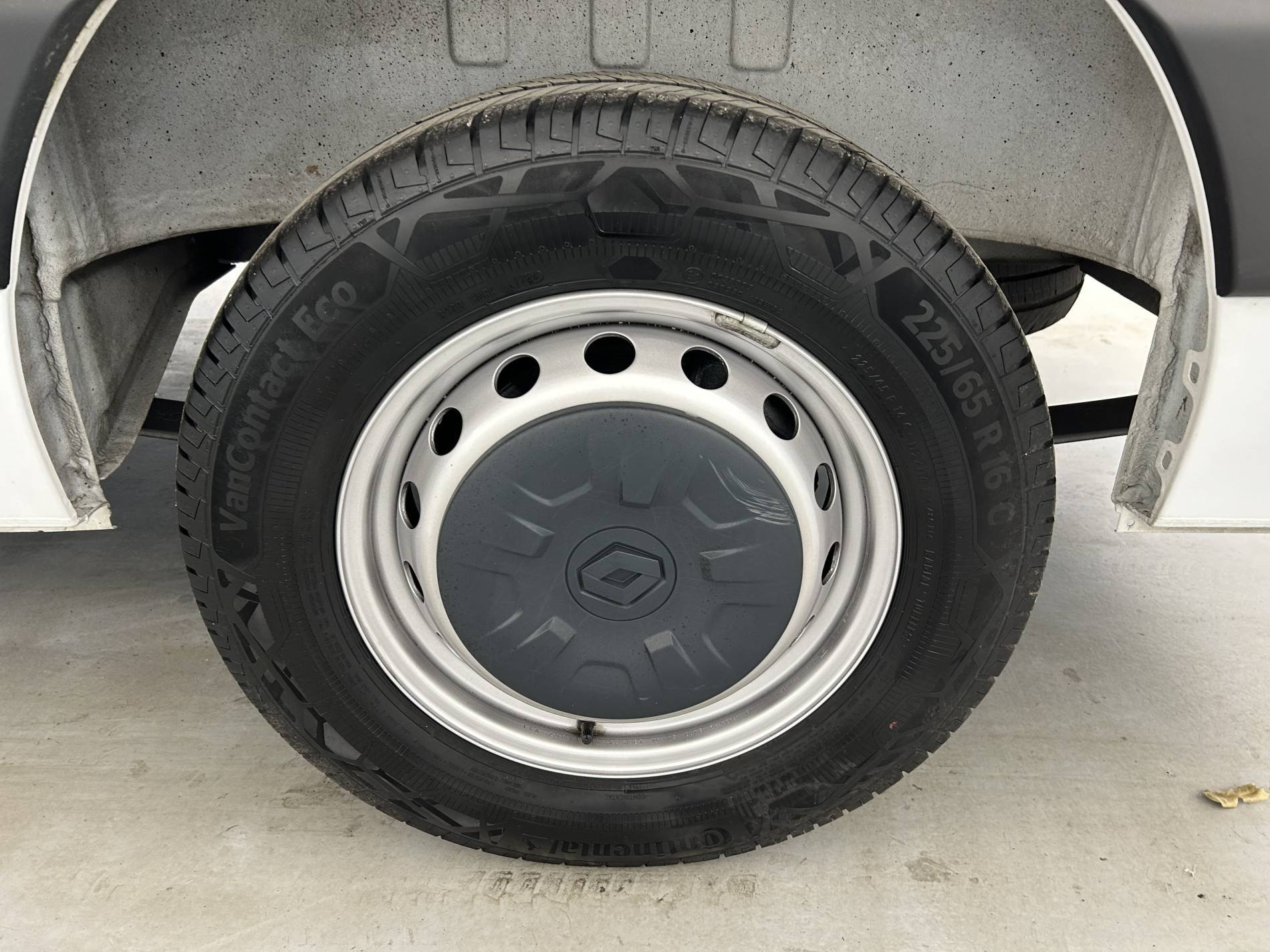Vente en ligne Renault Master Fourgon MASTER FGN TRAC F3500 L3H3 BLUE DCI 135 au prix de 28 990 €