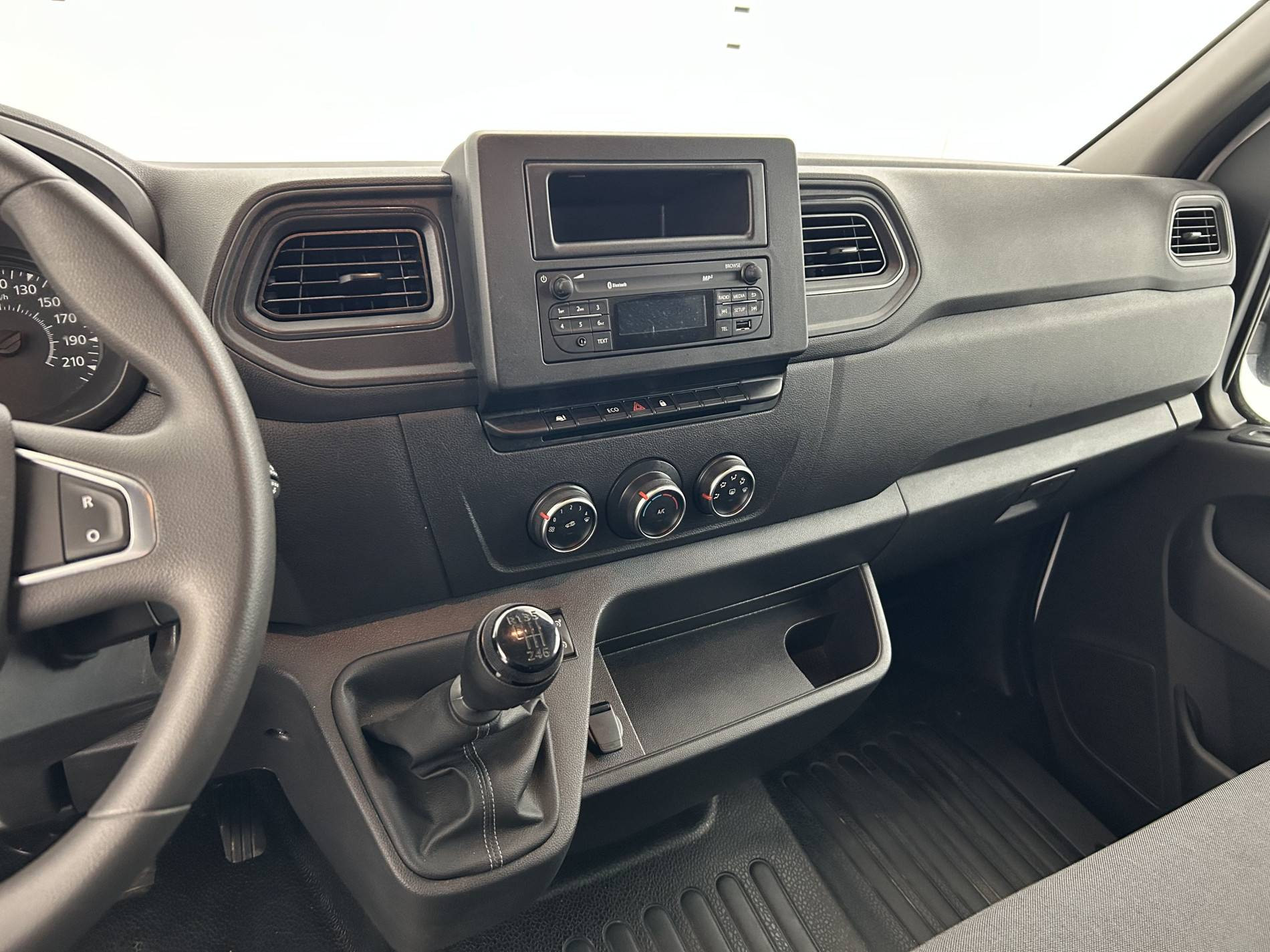 Vente en ligne Renault Master Fourgon MASTER FGN TRAC F3500 L3H3 BLUE DCI 135 au prix de 26 490 €