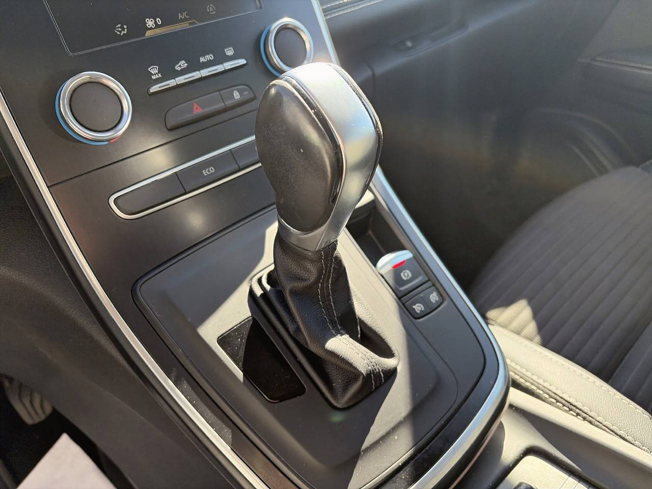 Vente en ligne Renault Grand Scenic 4 Grand Scenic Blue dCi 120 EDC au prix de 15 990 €