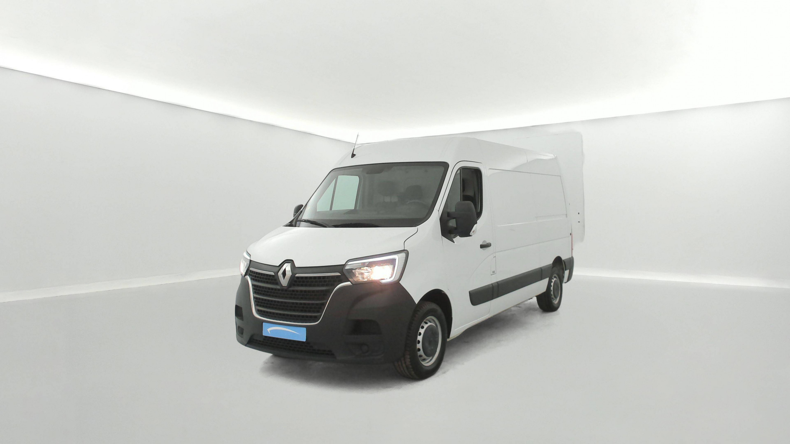Renault Master Fourgon MASTER FGN TRAC F3300 L2H2 BLUE DCI 135 occasion de 2023 en vente à Brest