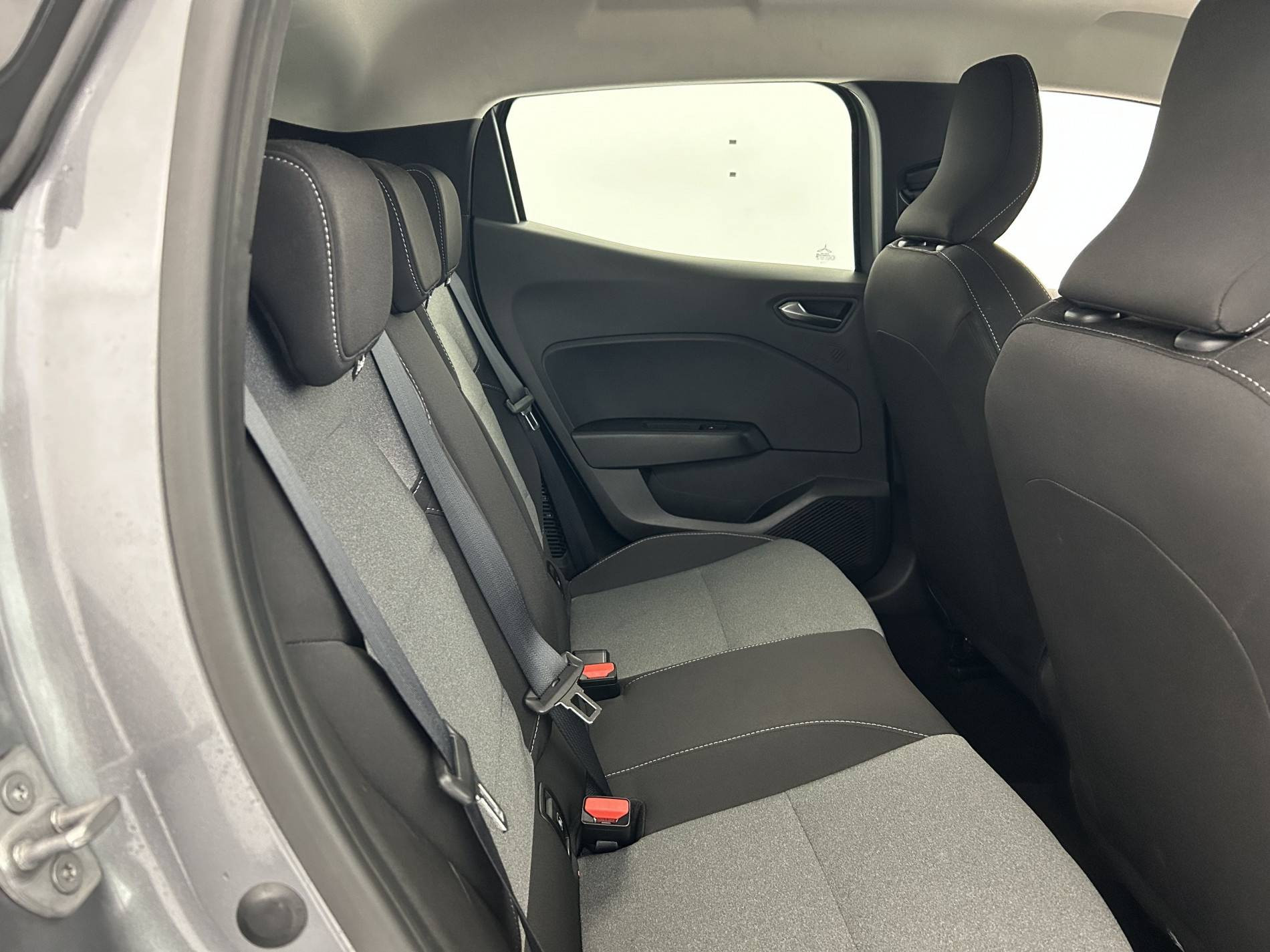 Vente en ligne Renault Clio 5 Clio E-Tech full hybrid 145 ch GSR2 au prix de 19 990 €