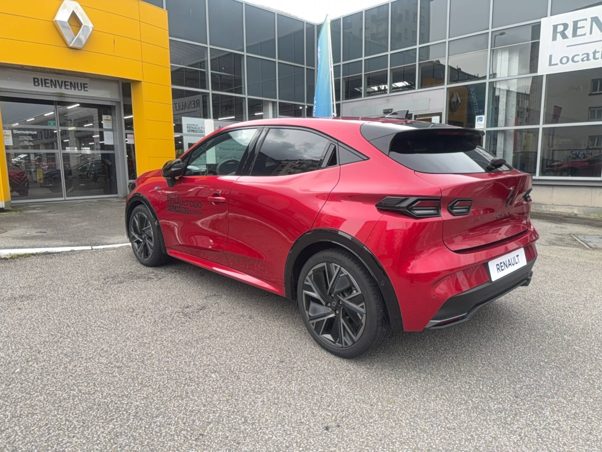 Vente en ligne Renault Clio 6 Clio E-Tech full hybrid 160 ch au prix de 28 990 €