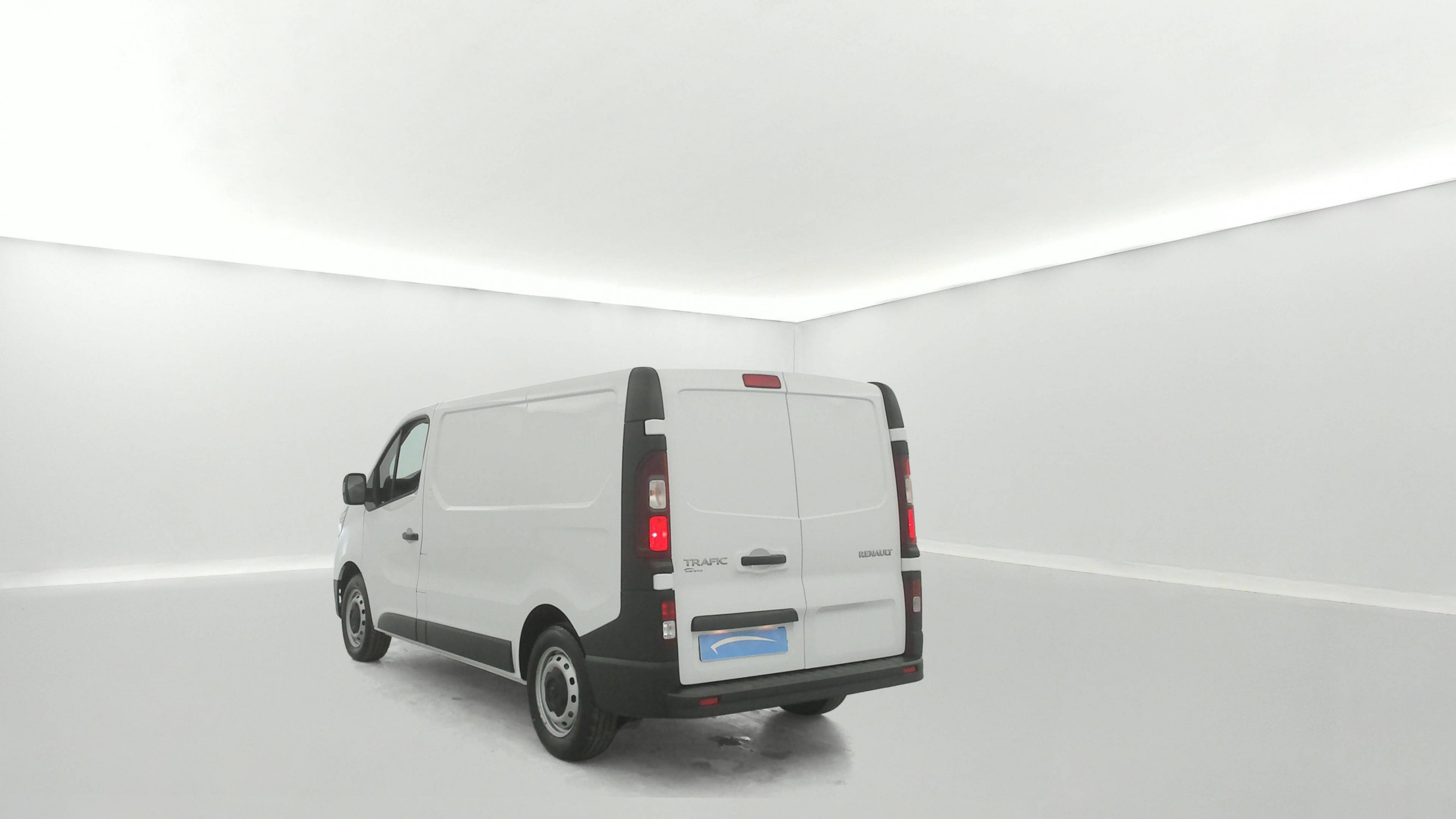 Vente en ligne Renault Trafic 3 Fourgon TRAFIC FGN L1H1 3T BLUE DCI 130 GSR2 au prix de 24 490 €