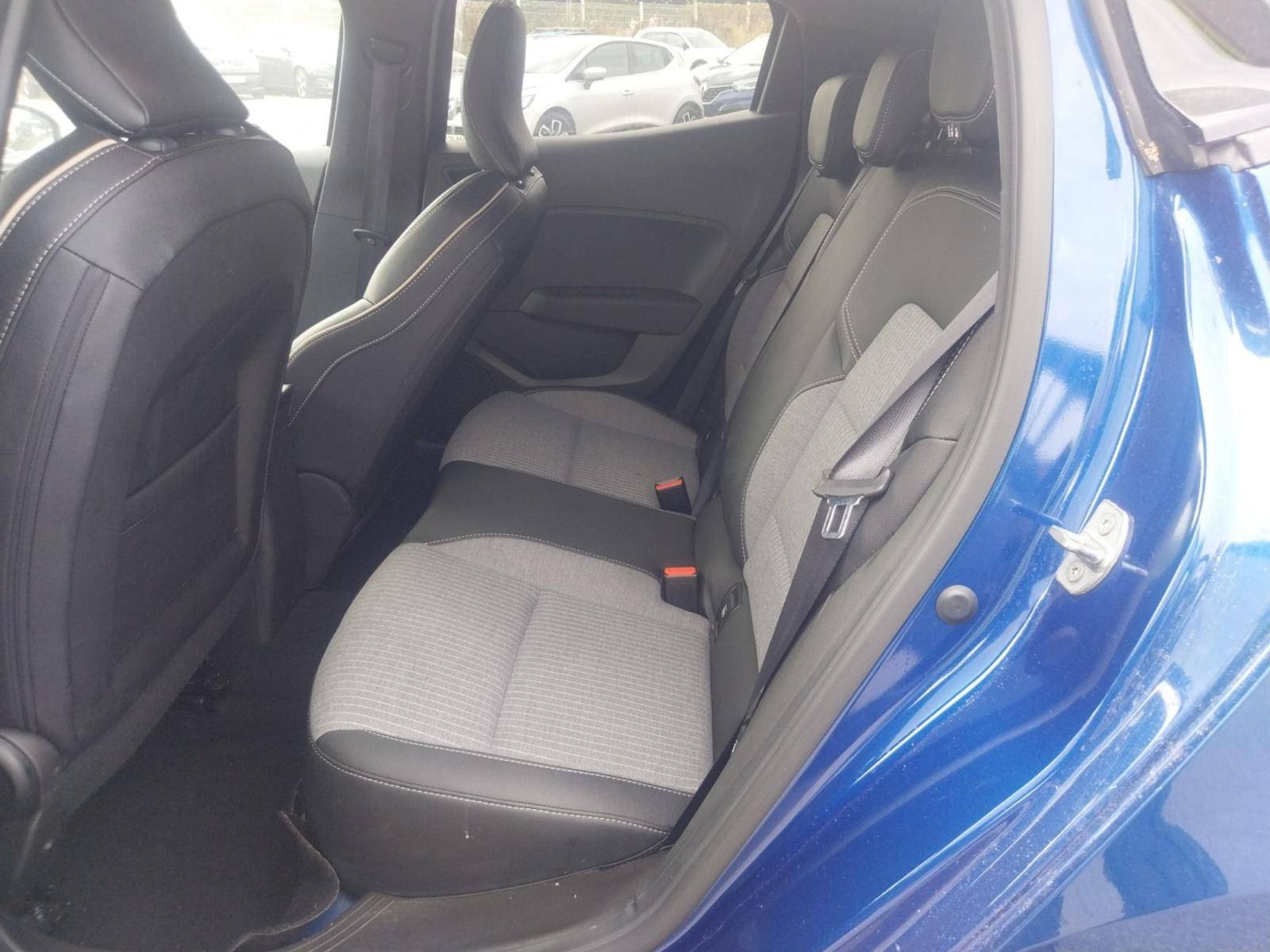 Vente en ligne Renault Clio 5 Clio E-Tech full hybrid 145 ch GSR2 au prix de 20 990 €