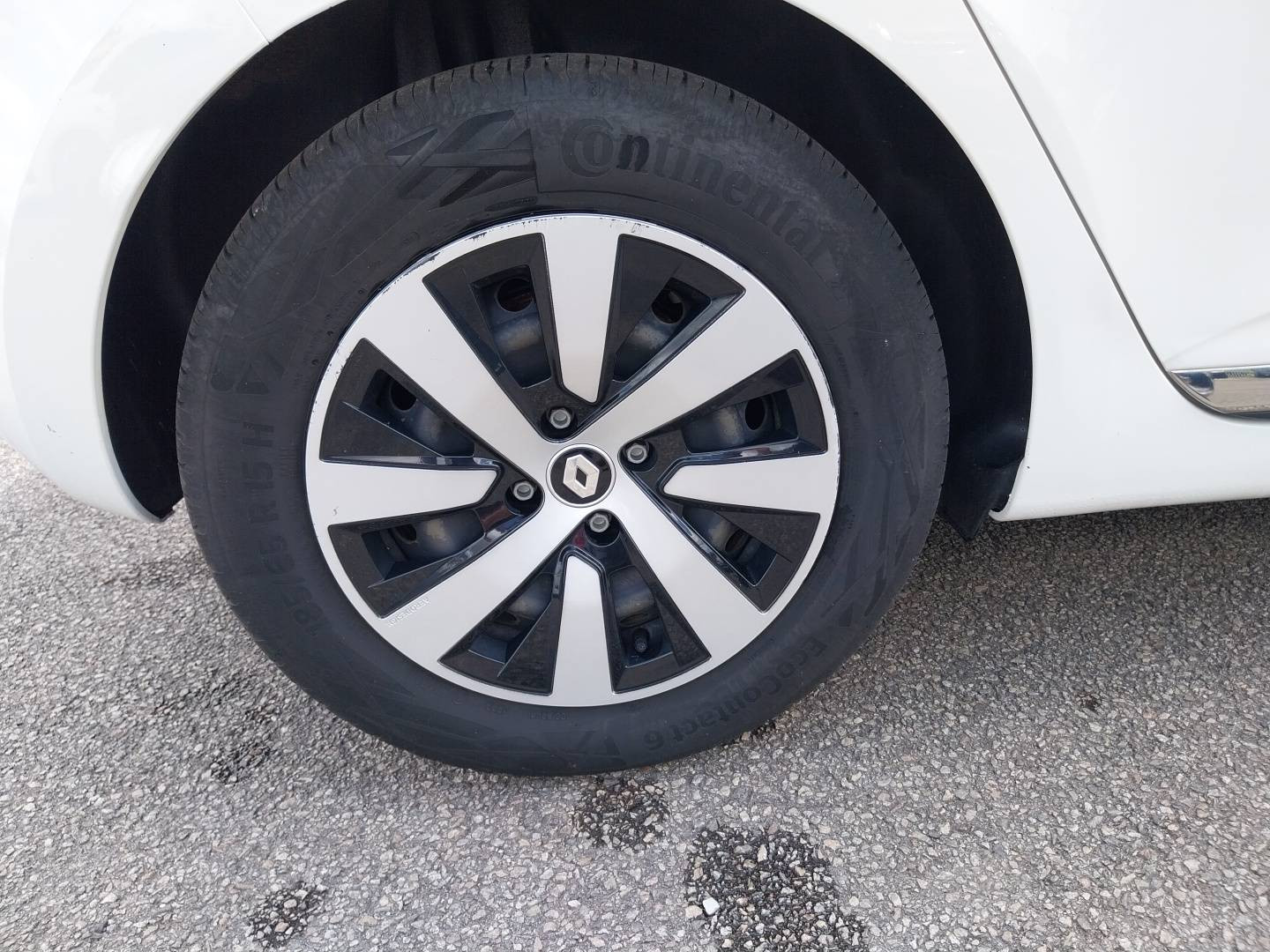 Vente en ligne Renault Clio 5 Clio TCe 90 au prix de 14 990 €