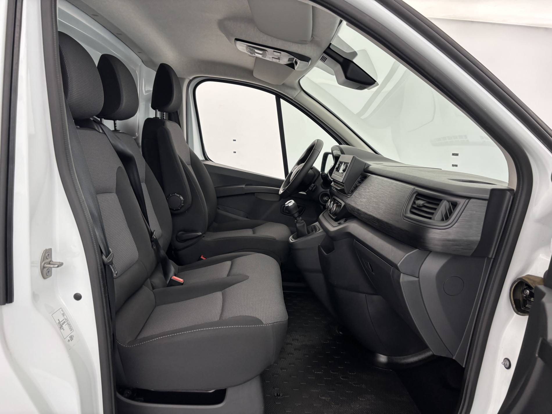 Vente en ligne Renault Trafic 3 Fourgon TRAFIC FGN L1H1 3000 KG BLUE DCI 130 au prix de 21 490 €