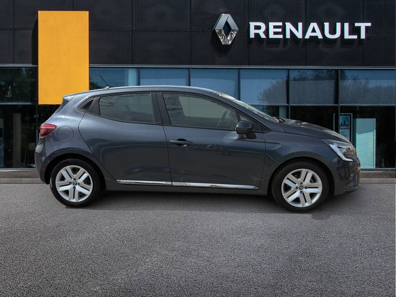 Vente en ligne Renault Clio 5 Clio E-Tech 140 - 21N au prix de 14 790 €