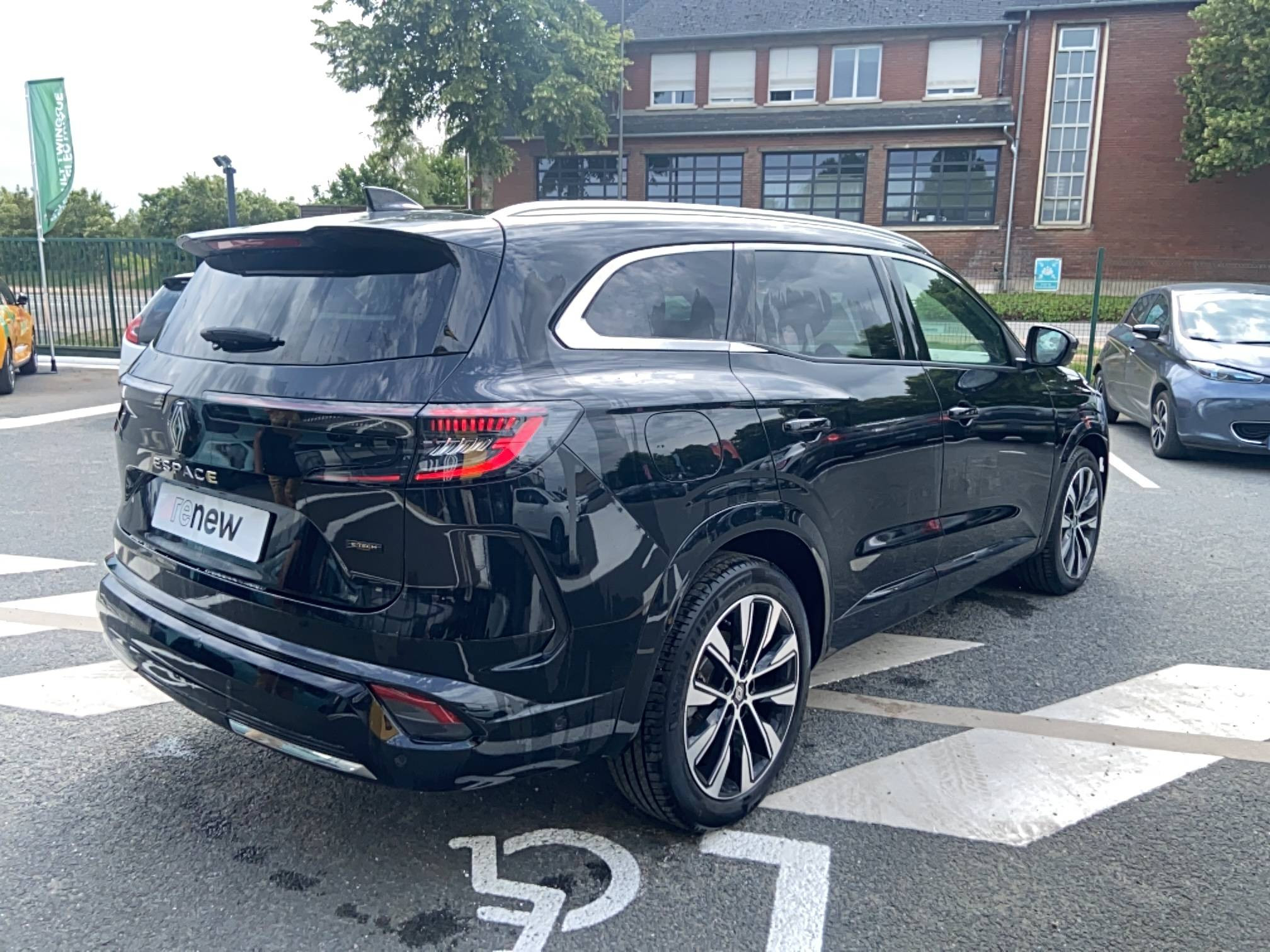 Vente en ligne Renault Espace Espace E-Tech full hybrid 200 GSR2 au prix de 35 490 €