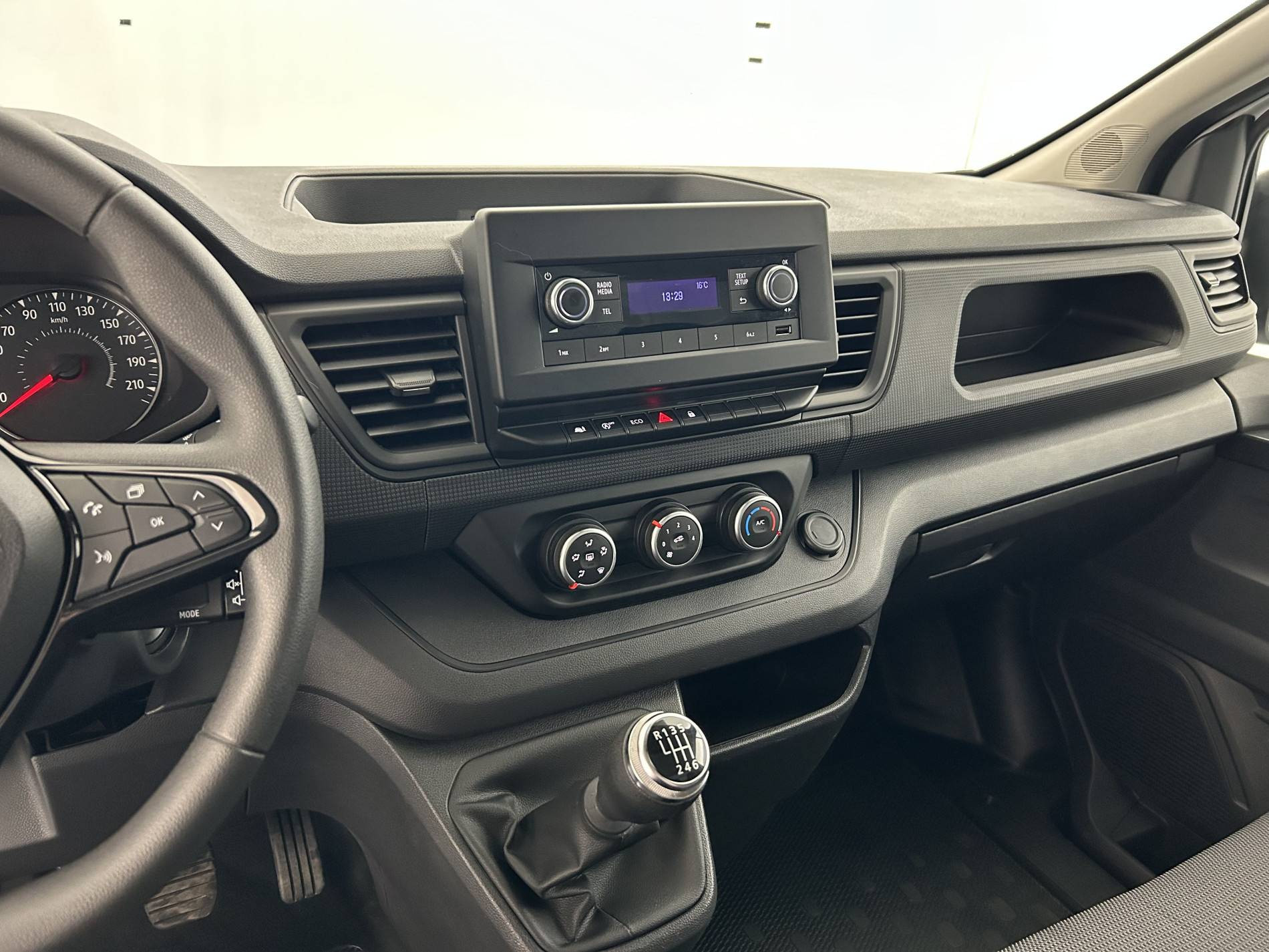 Vente en ligne Renault Trafic 3 Fourgon TRAFIC FGN L2H1 3000 KG BLUE DCI 130 au prix de 22 980 €