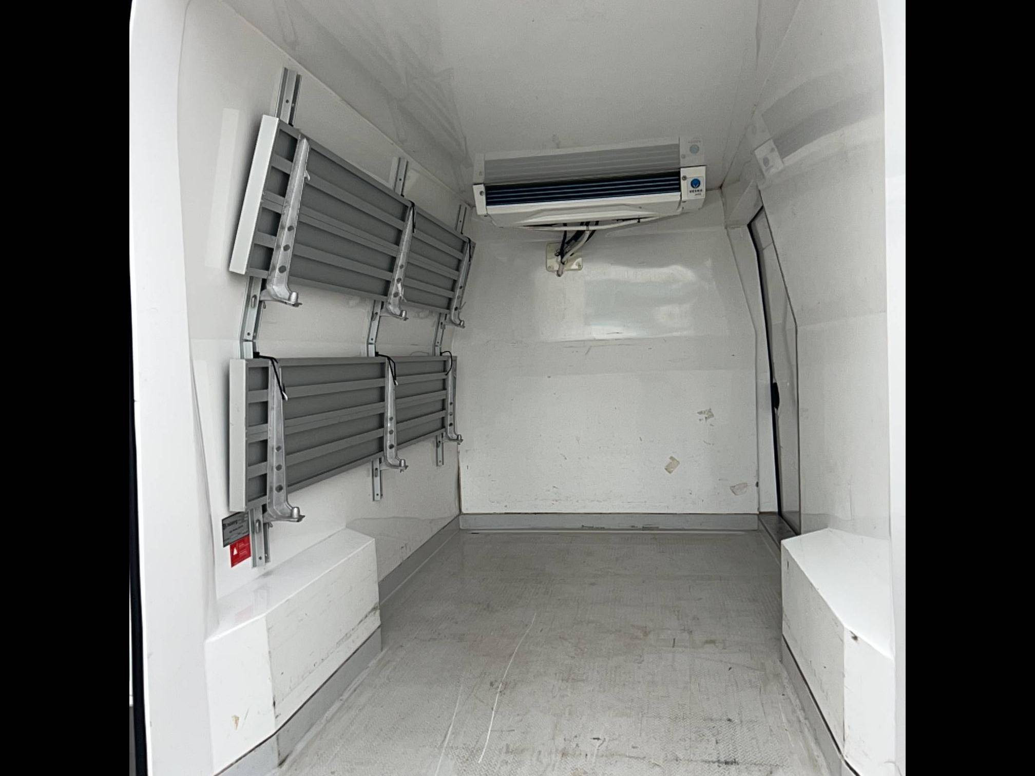 Vente en ligne Renault Master Fourgon MASTER FGN TRAC F3500 L2H2 ENERGY DCI 145 POUR TRANSF au prix de 19 890 €