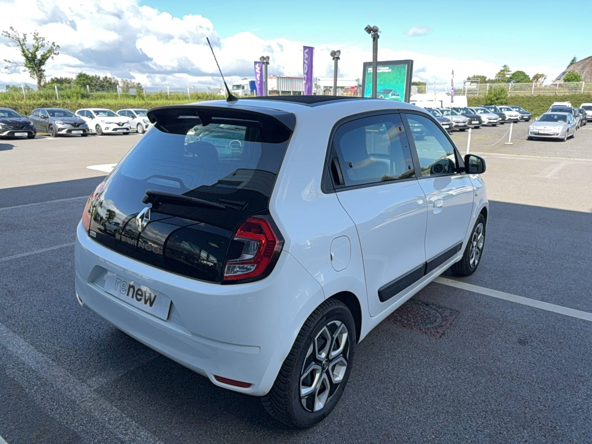 Vente en ligne Renault Twingo Electrique Twingo III E-Tech au prix de 11 990 €