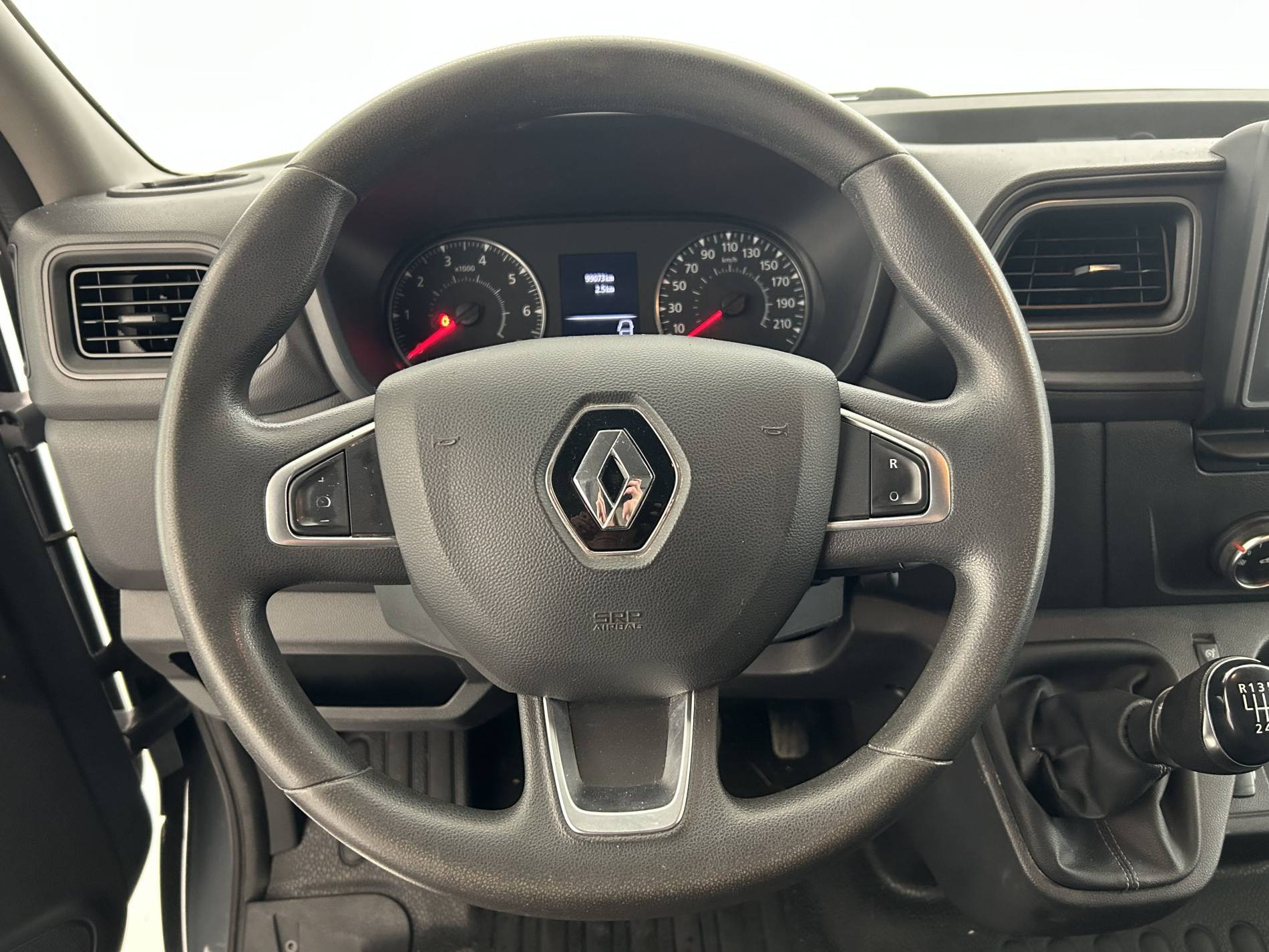 Vente en ligne Renault Master Fourgon MASTER FGN TRAC F3500 L2H2 DCI 135 au prix de 18 999 €