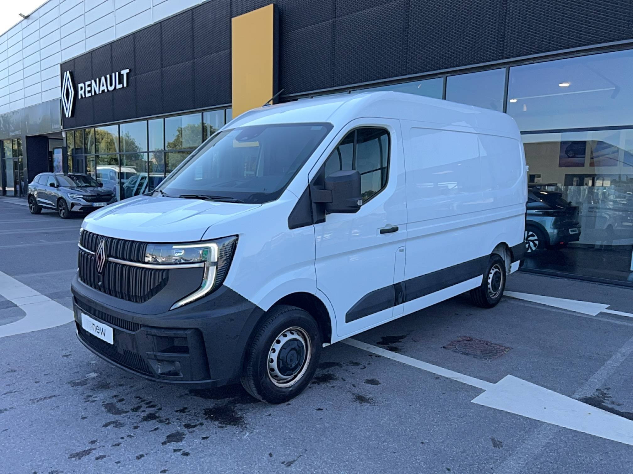 Renault Master Fourgon MASTER FG BLUE DCI 130 L2H2 3T5 TR occasion de 2025 en vente à Lamballe