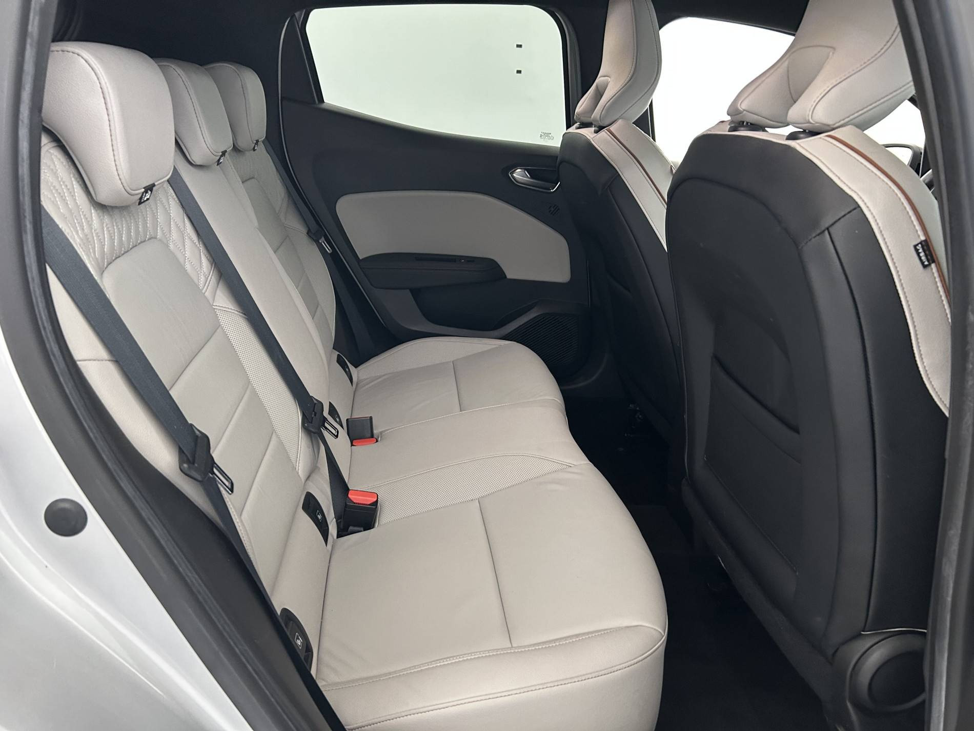 Vente en ligne Renault Clio 5 Clio TCe 140 - 21N au prix de 17 790 €