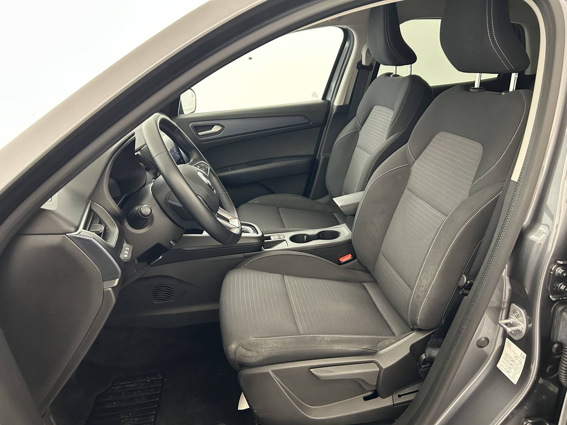 Vente en ligne Renault Arkana  E-Tech hybride 145 - 22 au prix de 19 690 €