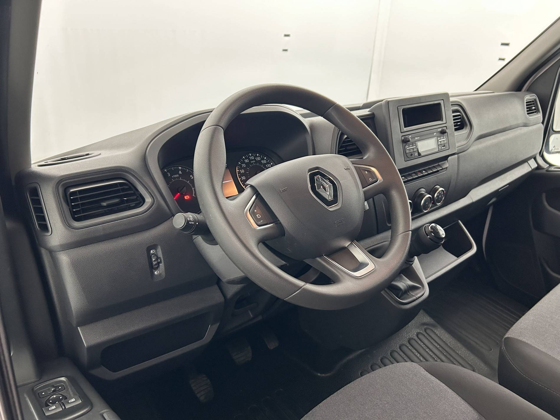 Vente en ligne Renault Master Fourgon MASTER FGN TRAC F3500 L3H3 BLUE DCI 135 au prix de 26 490 €