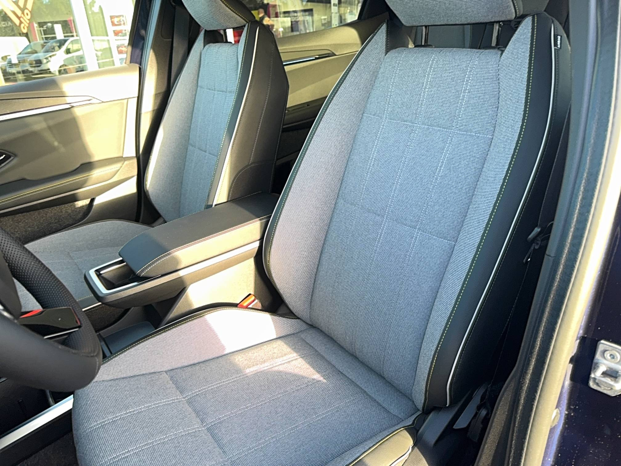 Vente en ligne Renault Scenic E-Tech  220 ch grande autonomie au prix de 40 490 €