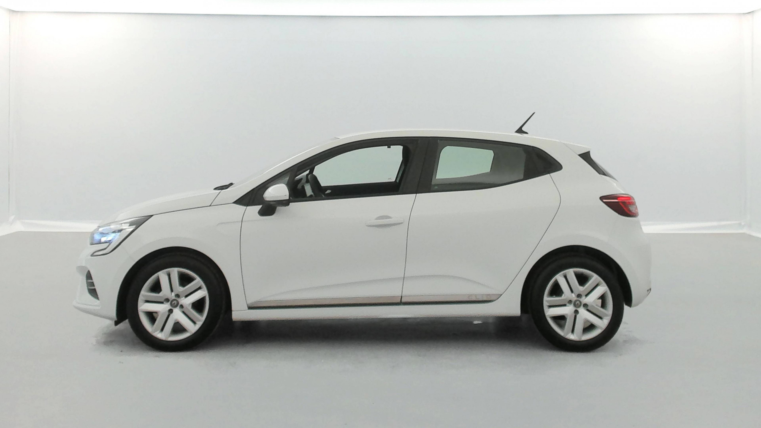 Vente en ligne Renault Clio 5 Clio SCe 65 - 21N au prix de 12 470 €