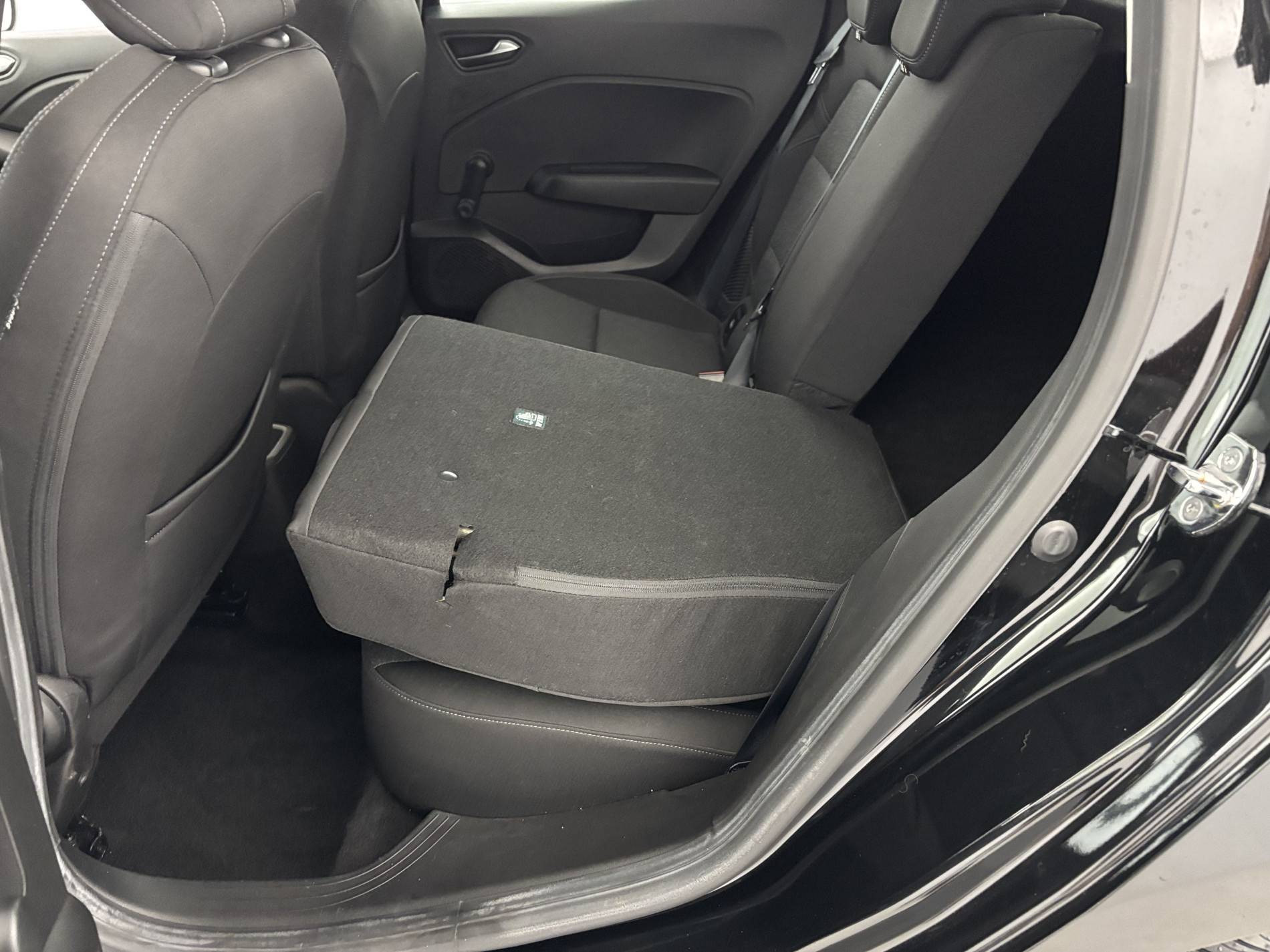 Vente en ligne Renault Clio 5 Clio E-Tech 140 - 21N au prix de 14 990 €