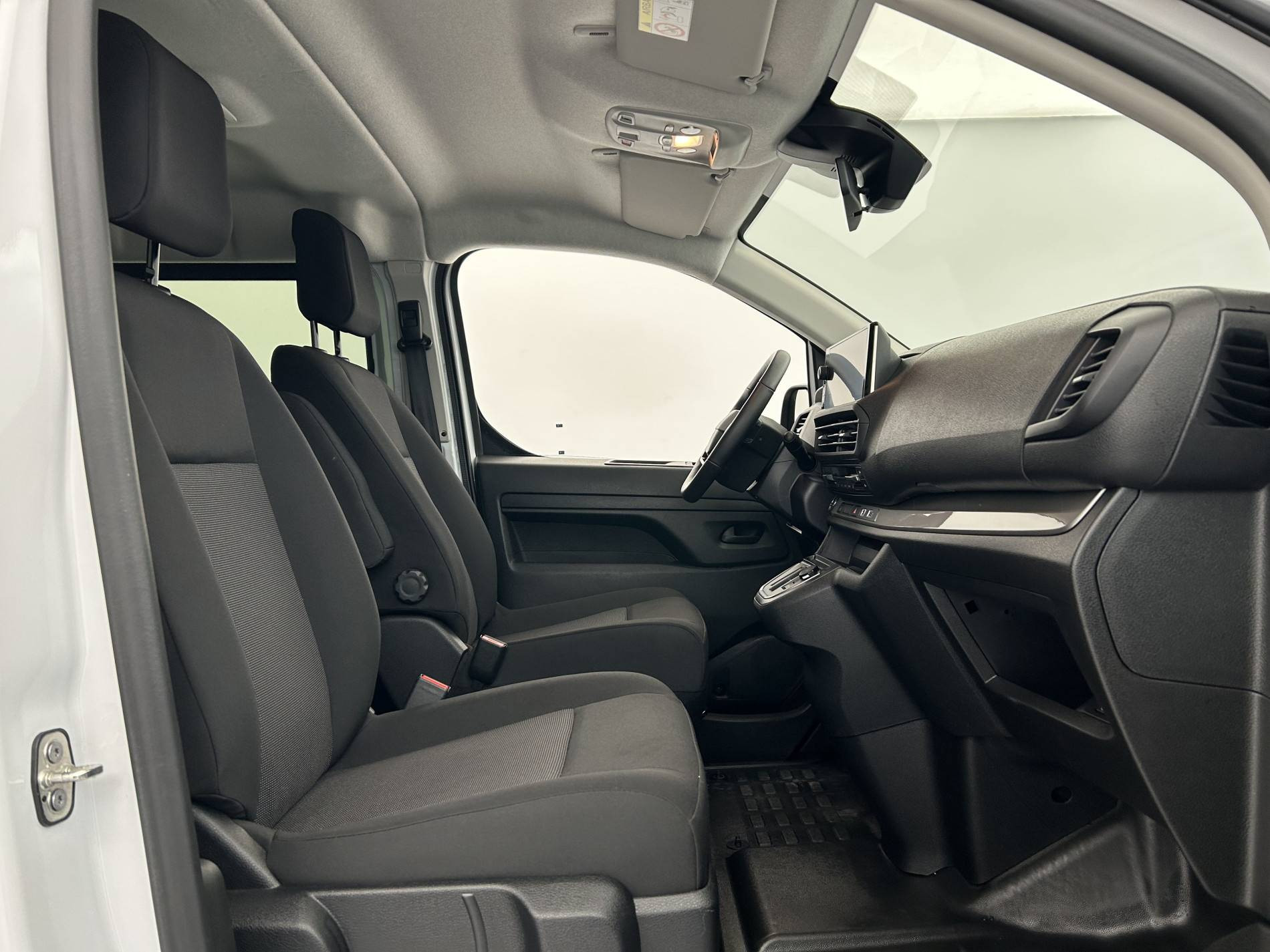 Vente en ligne Citroën Jumpy Fourgon JUMPY CAB APPROFONDIE M BLUEHDI 145 S&S EAT8 au prix de 30 990 €