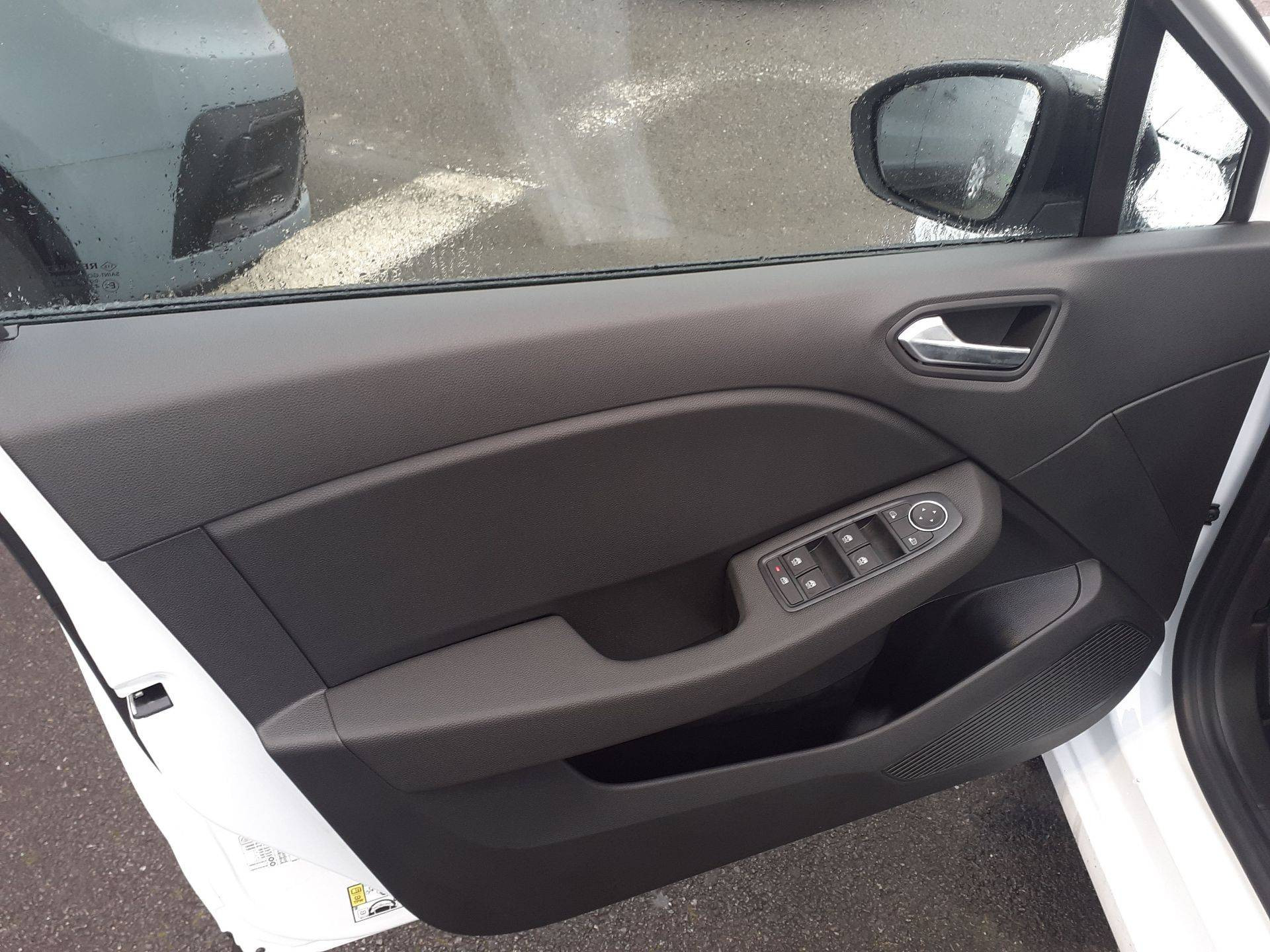 Vente en ligne Renault Clio 5 Clio Eco-G 100 ch GSR2 au prix de 18 990 €