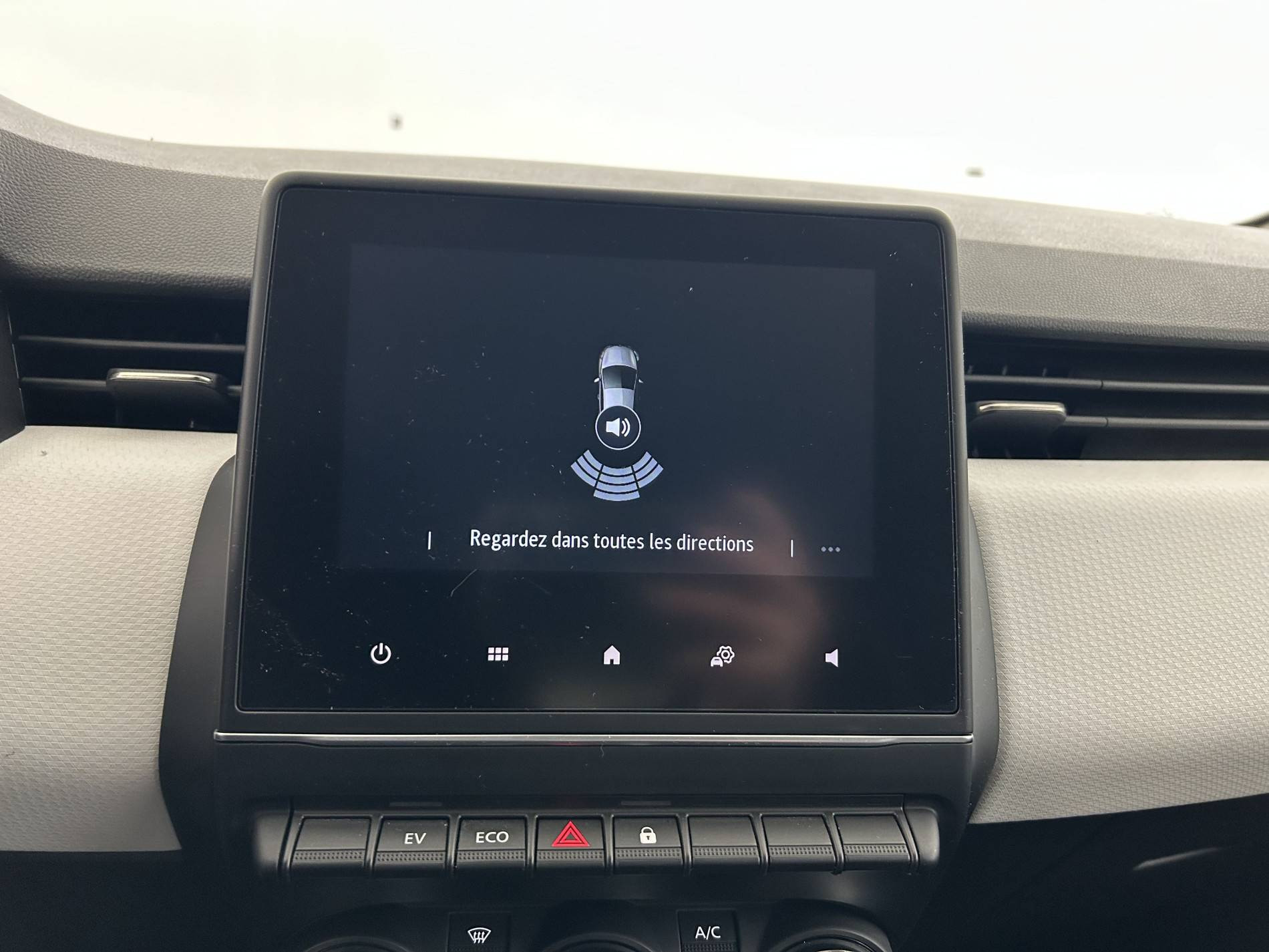 Vente en ligne Renault Clio 5 Clio E-Tech full hybrid 145 au prix de 17 390 €