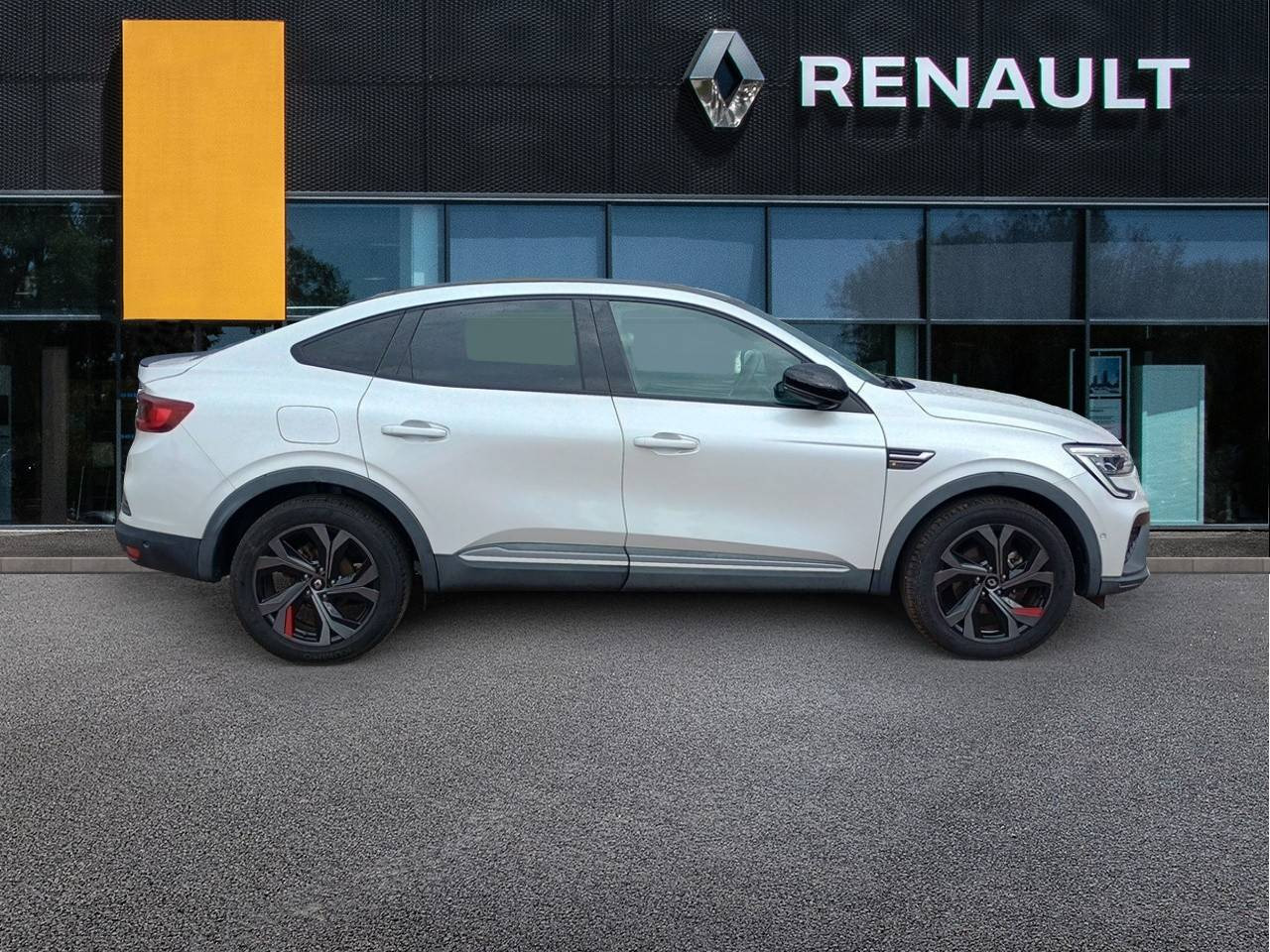 Vente en ligne Renault Arkana  E-Tech 145 - 21B au prix de 23 490 €