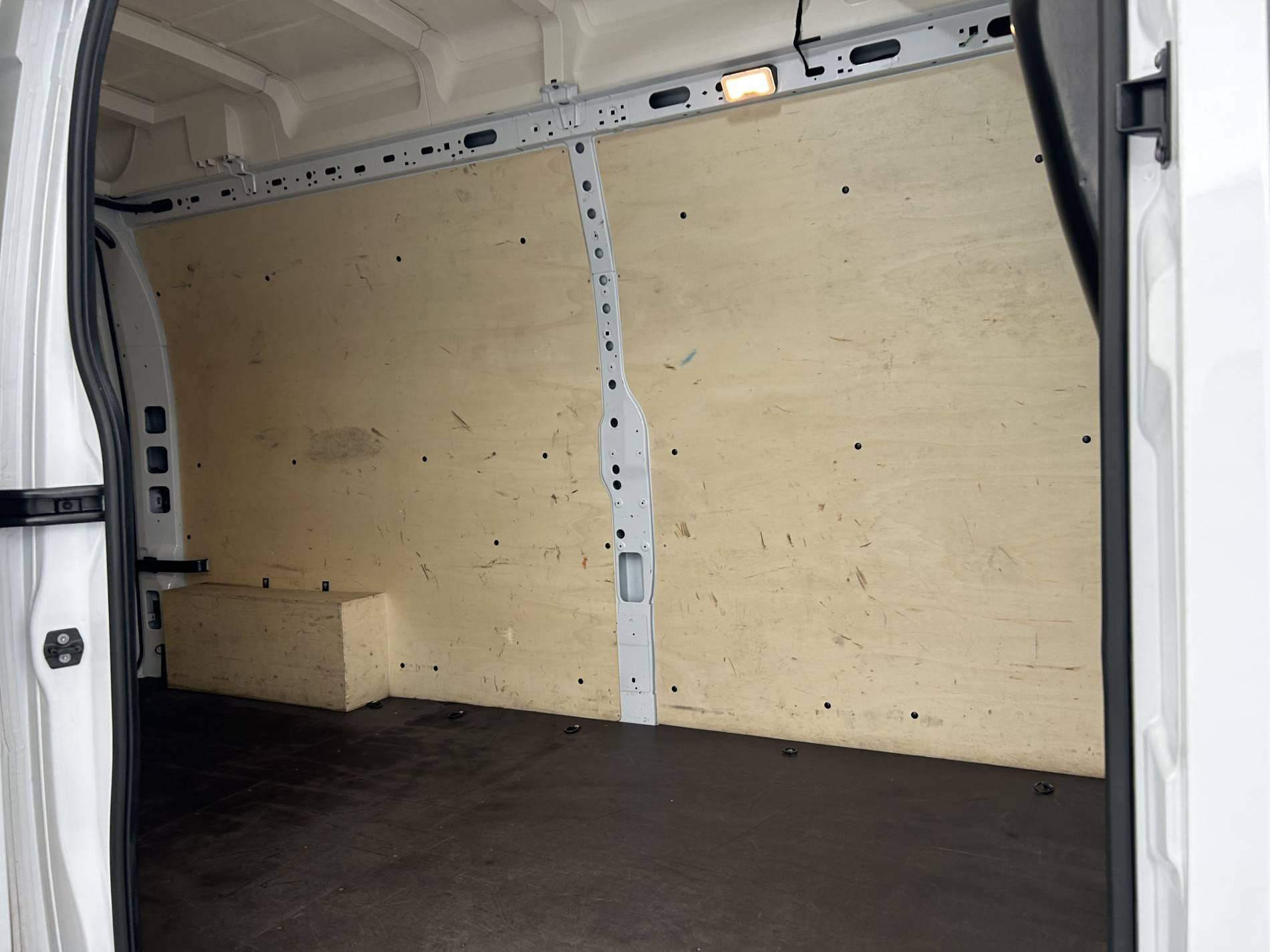 Vente en ligne Renault Master Fourgon MASTER FGN TRAC F3500 L3H3 BLUE DCI 135 au prix de 28 990 €