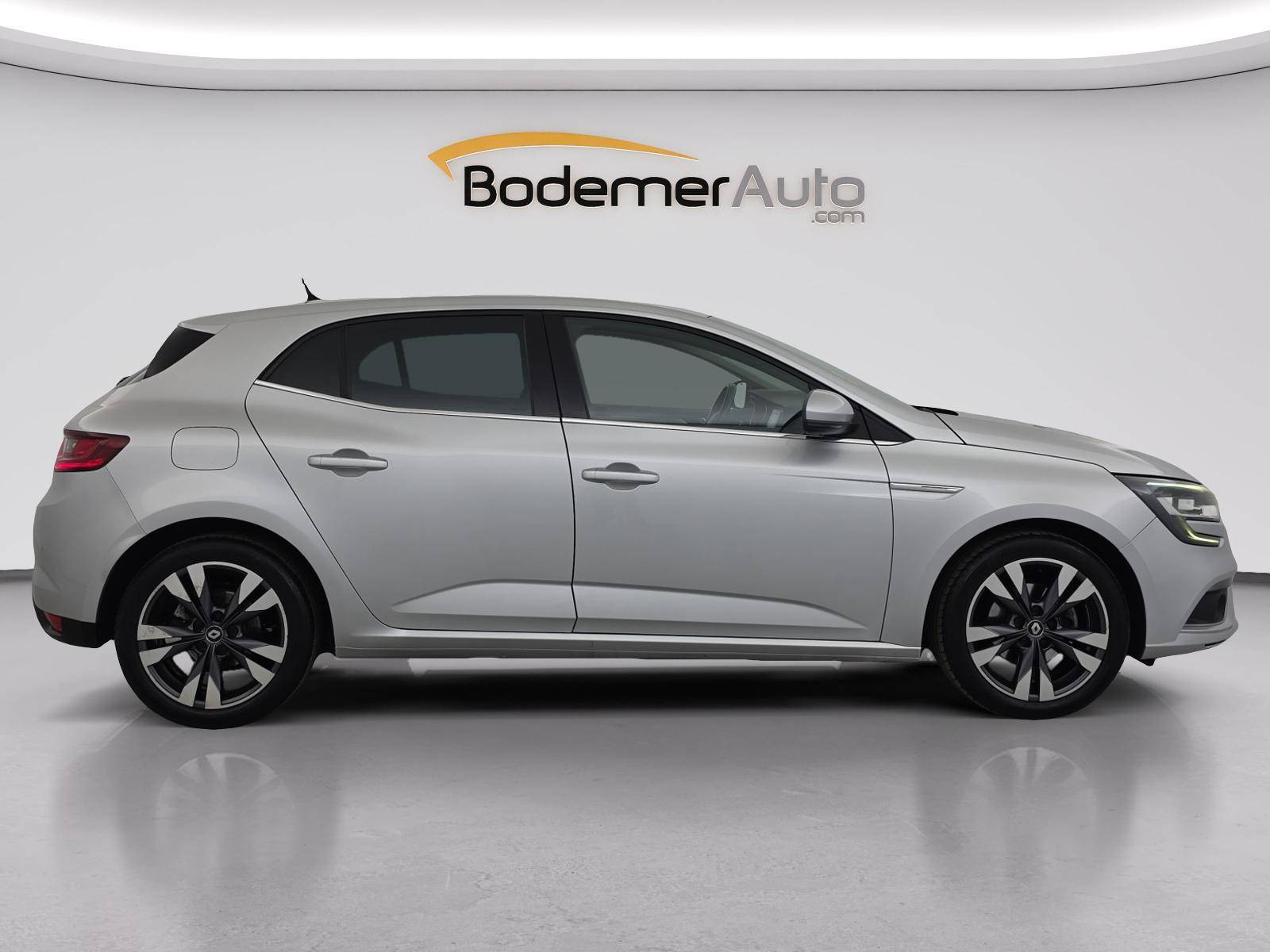 Vente en ligne Renault Megane 4 Mégane IV Berline Blue dCi 115 EDC au prix de 14 990 €