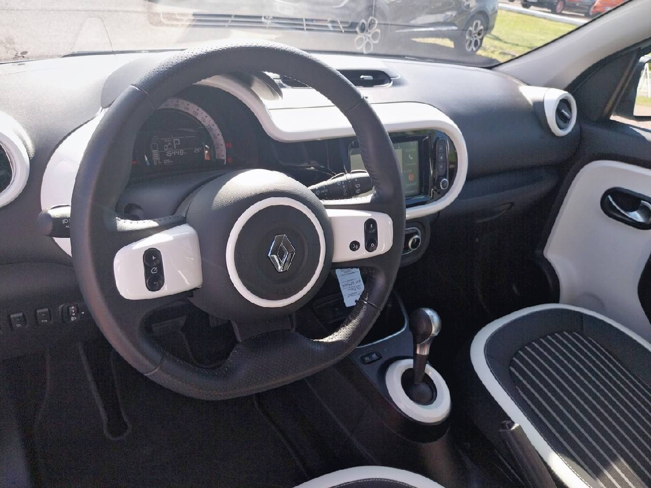 Vente en ligne Renault Twingo Electrique Twingo III E-Tech au prix de 12 990 €