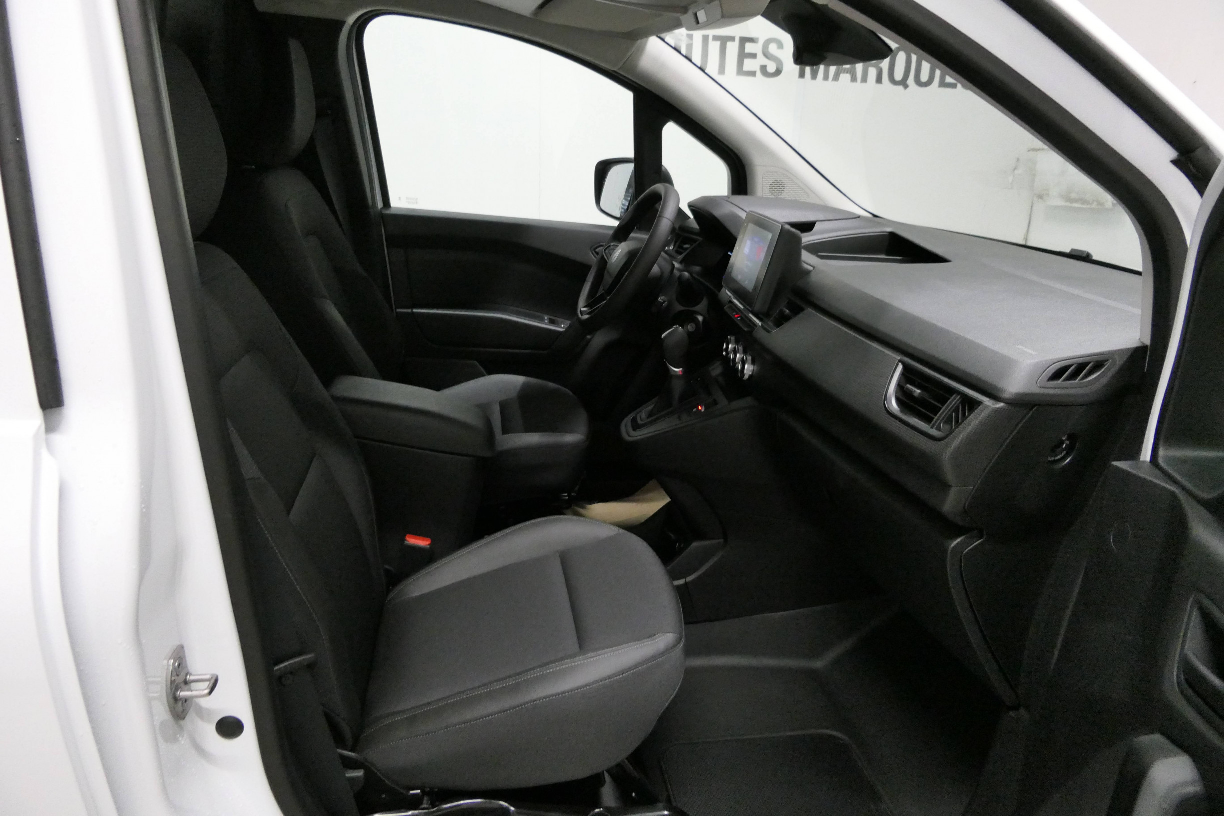 Vente en ligne Renault Kangoo Van E-Tech  FG TOLE L2 AC11 GSR2 au prix de 29 490 €