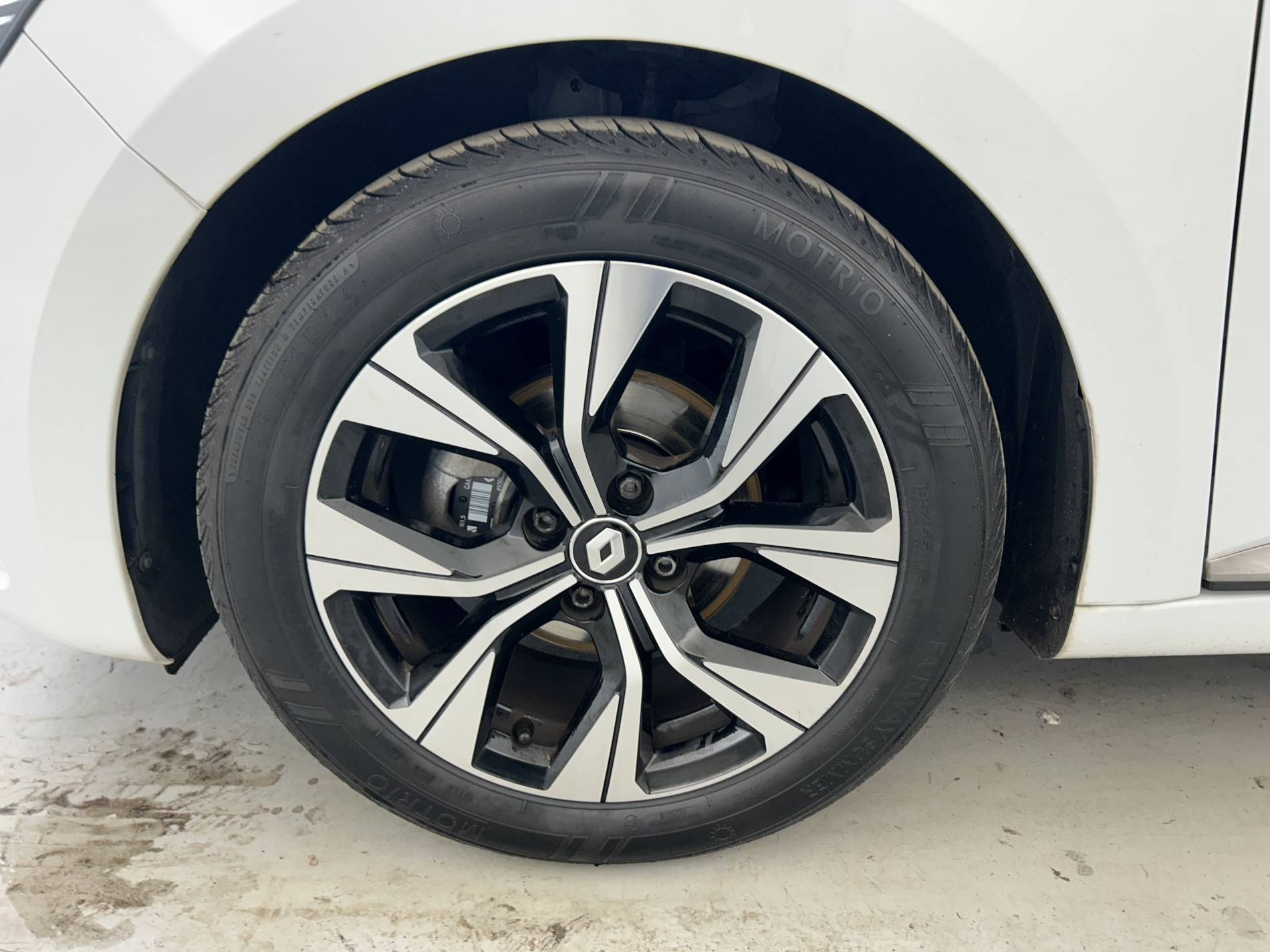 Vente en ligne Renault Clio 5 Clio TCe 90 au prix de 14 490 €
