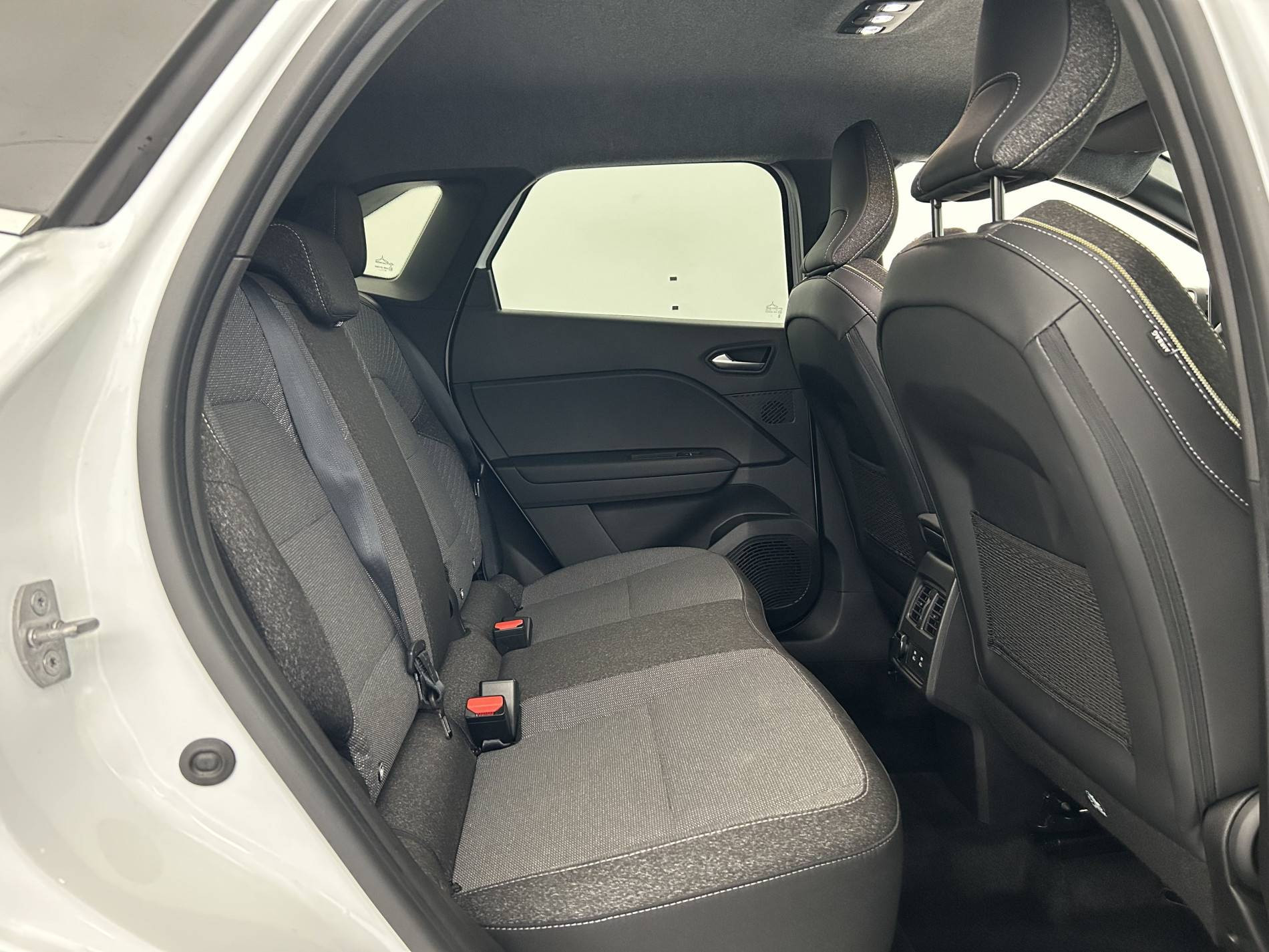 Vente en ligne Renault Symbioz  E-Tech full hybrid 145 au prix de 27 600 €