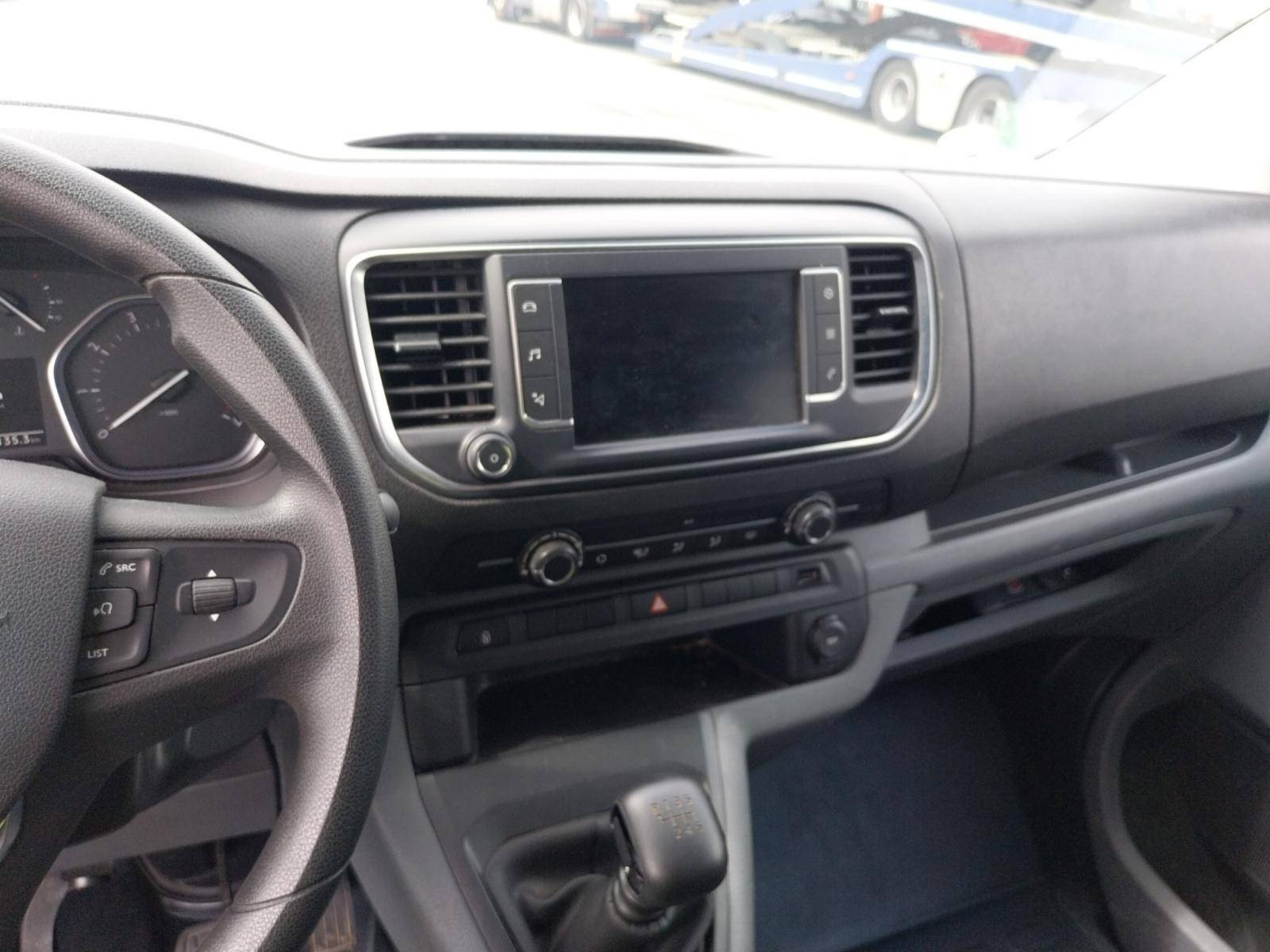 Vente en ligne Citroën Jumpy Combi Jumpy XS BlueHDi 120 S&S BVM6 au prix de 22 890 €