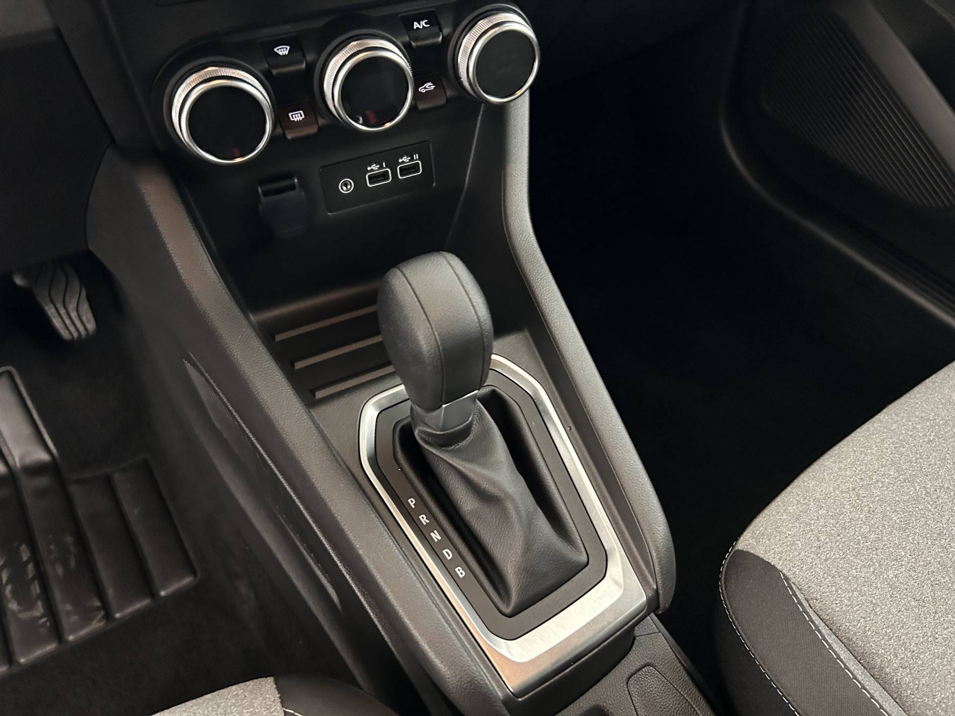 Vente en ligne Renault Clio 5 Clio E-Tech full hybrid 145 ch GSR2 au prix de 19 590 €