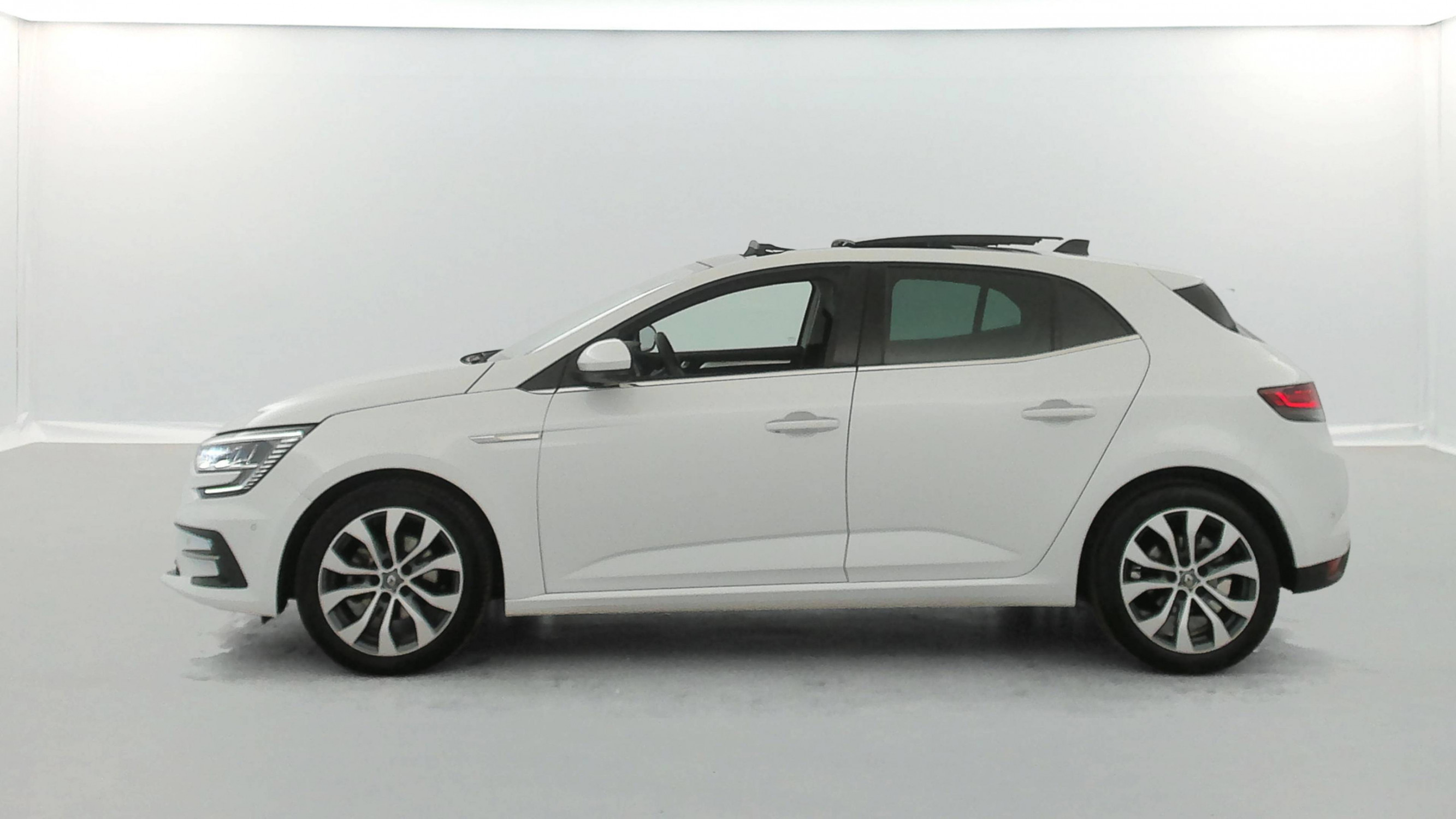 Vente en ligne Renault Megane 4  TCe 140 EDC au prix de 20 697 €