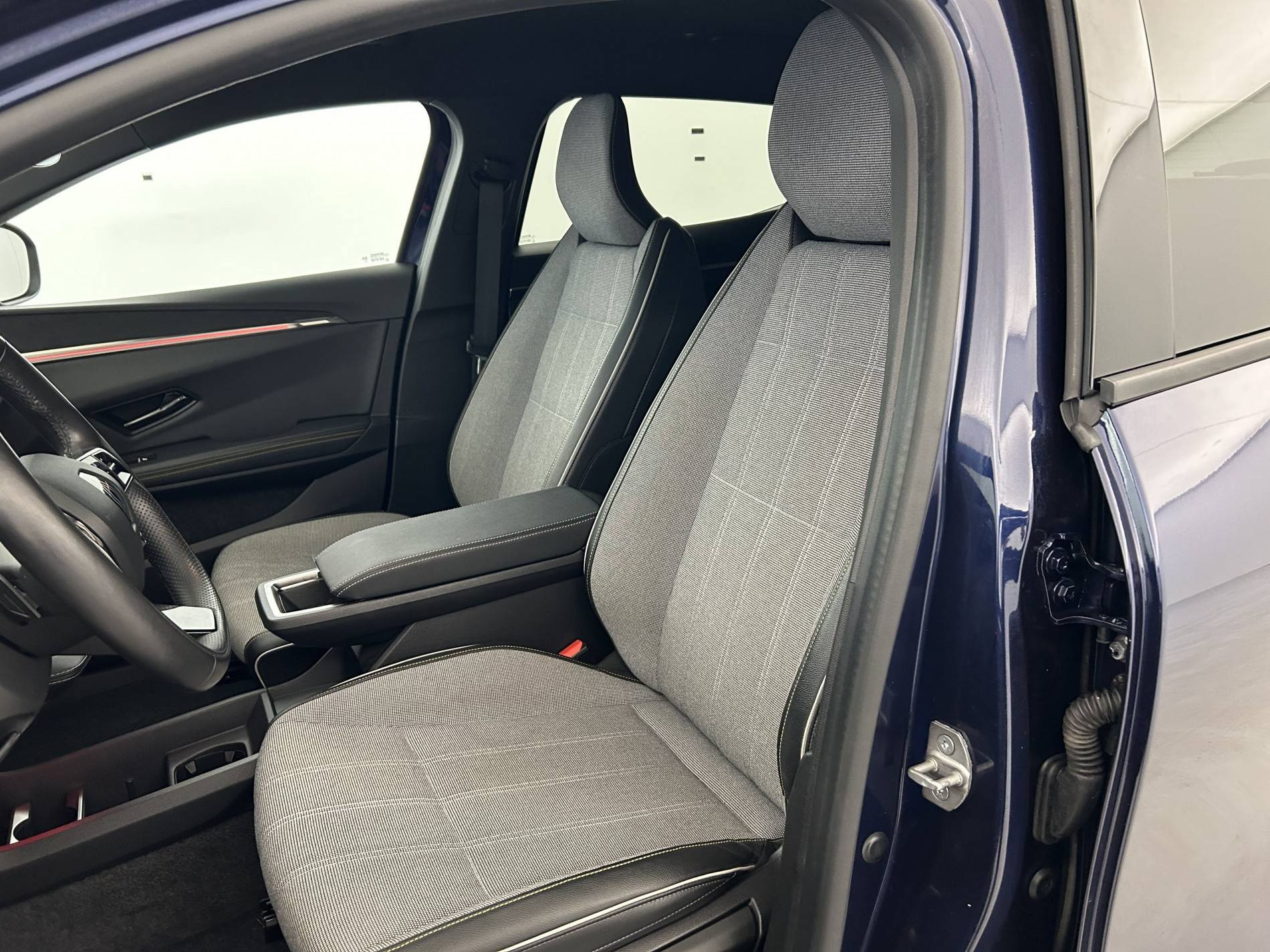 Vente en ligne Renault Megane E-Tech  EV60 220 ch super charge au prix de 24 990 €