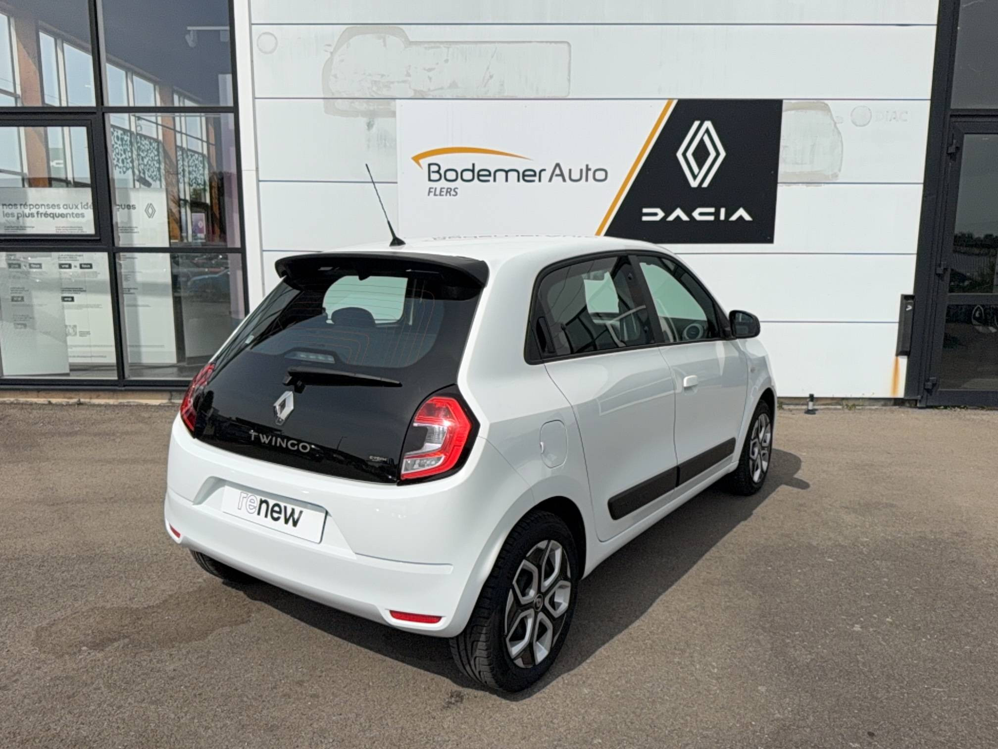 Vente en ligne Renault Twingo Electrique Twingo III E-Tech au prix de 10 990 €