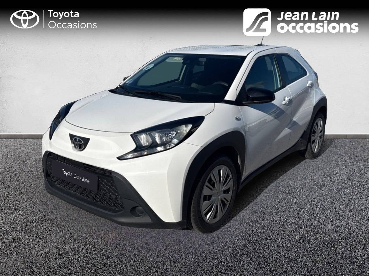 Vente en ligne TOYOTA AYGO X Aygo X 1.0 VVT-i 72 S-CVT Dynamic de 2023 au prix de 14 990 €