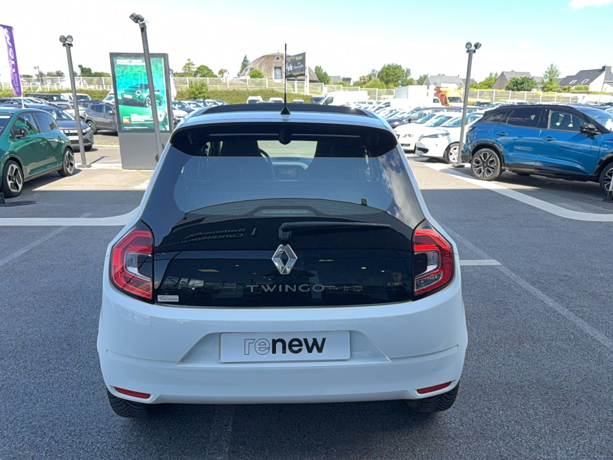 Vente en ligne Renault Twingo Electrique Twingo III E-Tech au prix de 11 990 €
