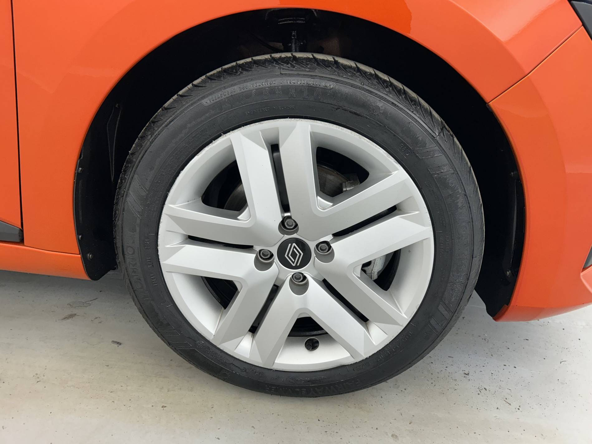 Vente en ligne Renault Clio 5 Clio E-Tech full hybrid 145 ch GSR2 au prix de 19 990 €