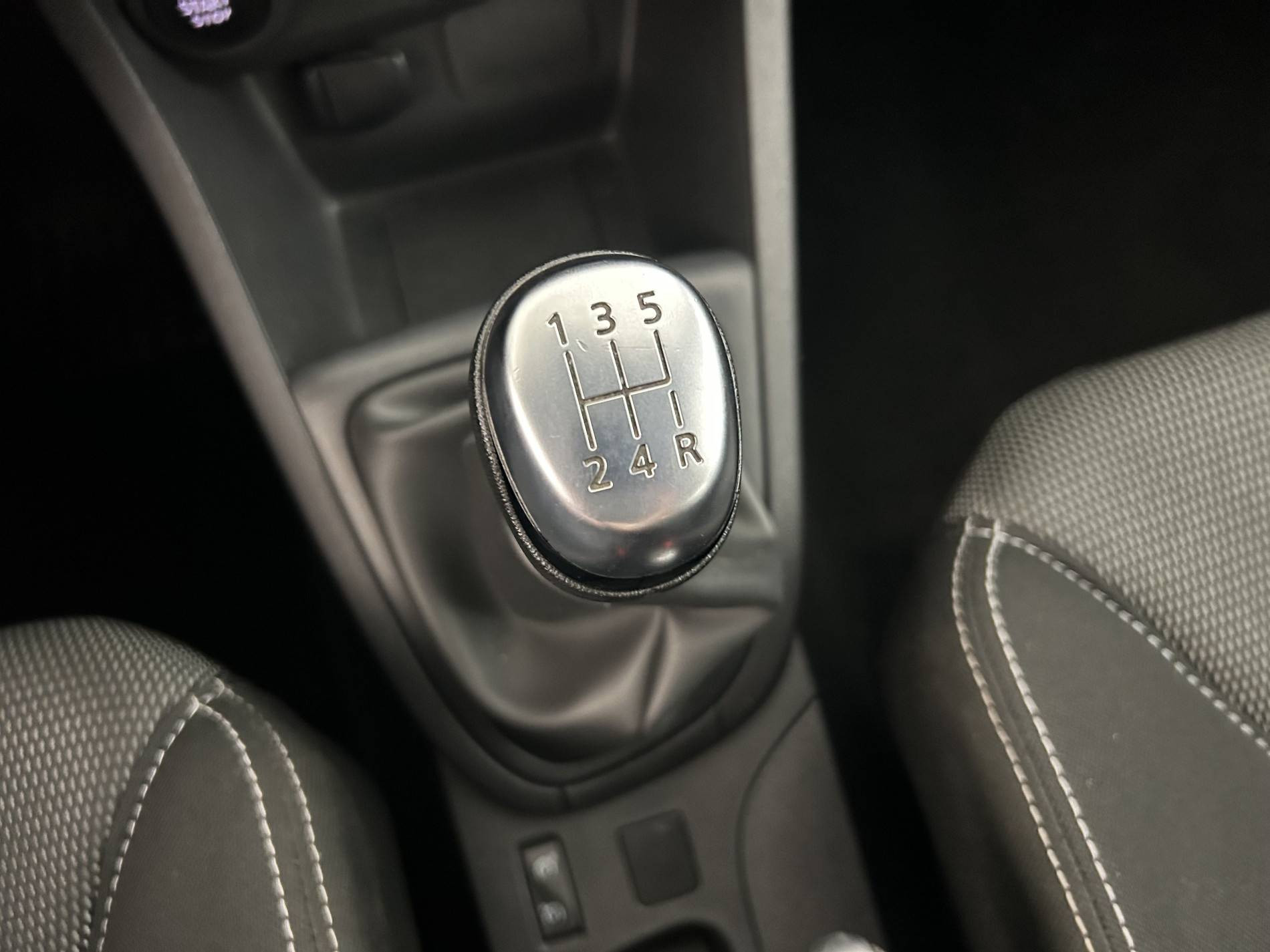 Vente en ligne Renault Clio 4 CLIO SOCIETE DCI 75 ENERGY au prix de 7 790 €
