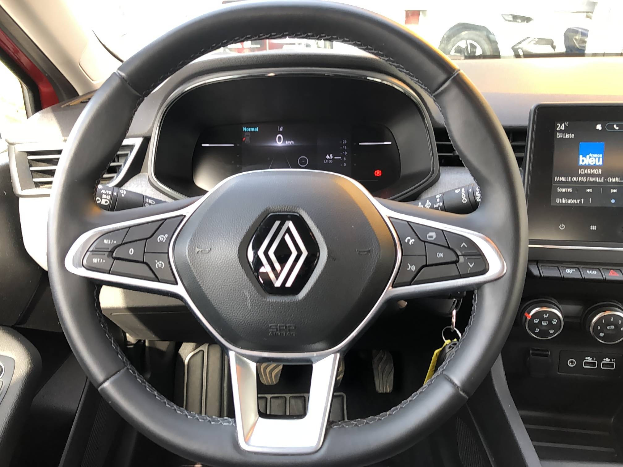 Vente en ligne Renault Clio 5 Clio TCe 90 au prix de 15 990 €