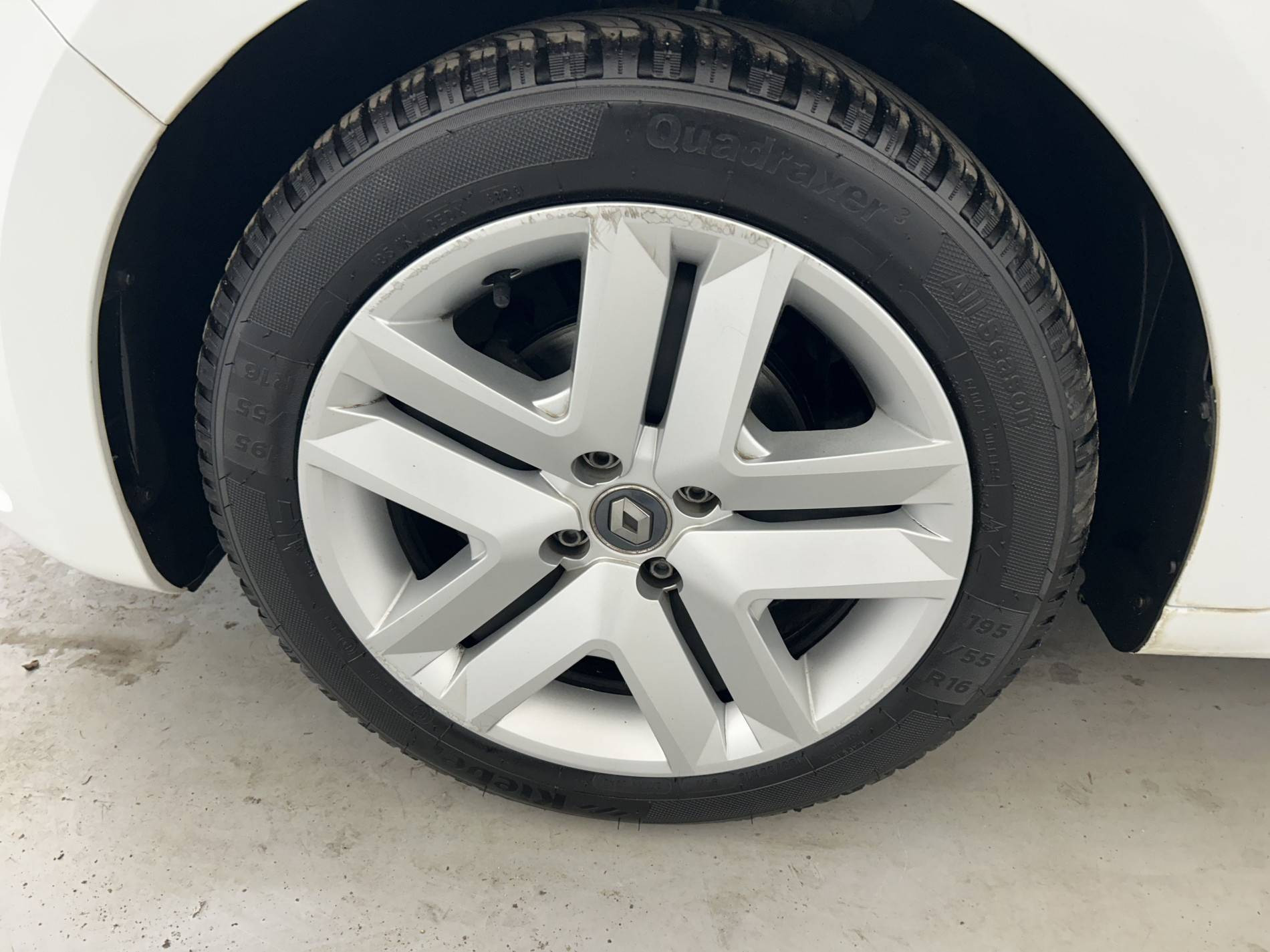 Vente en ligne Renault Clio 5 Clio SCe 65 - 21N au prix de 12 390 €